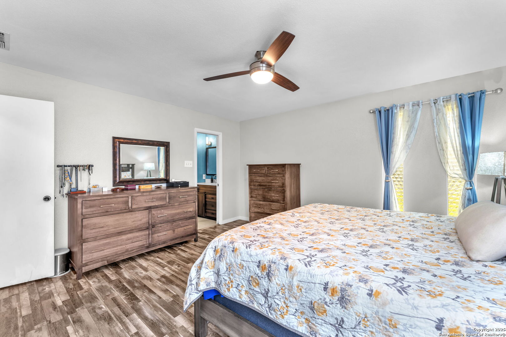 5611 Creekwood