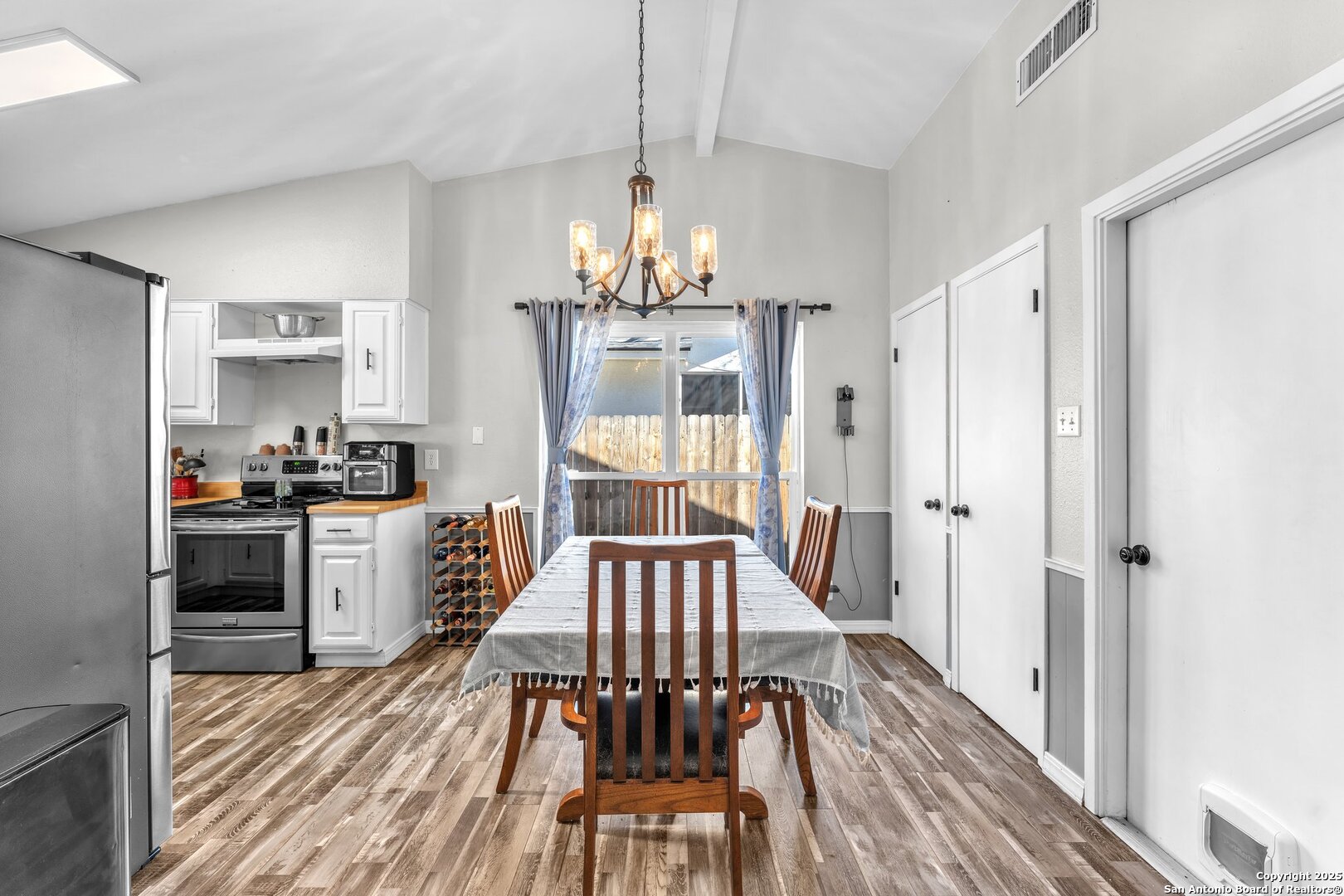 5611 Creekwood
