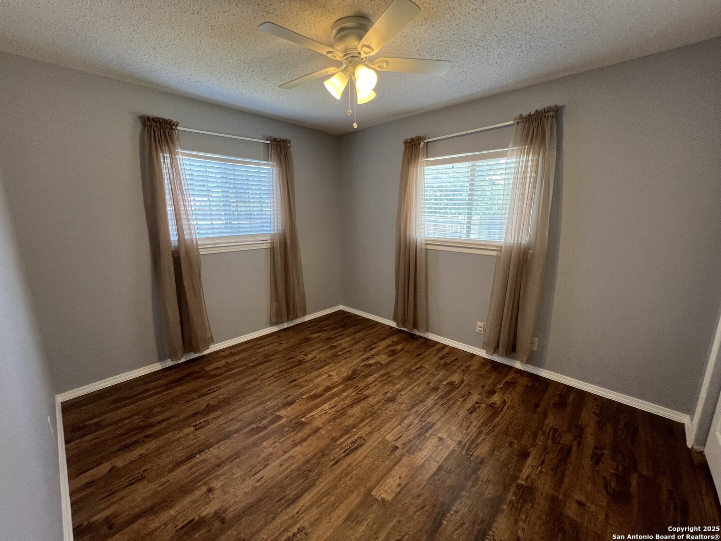 5806 Tree View