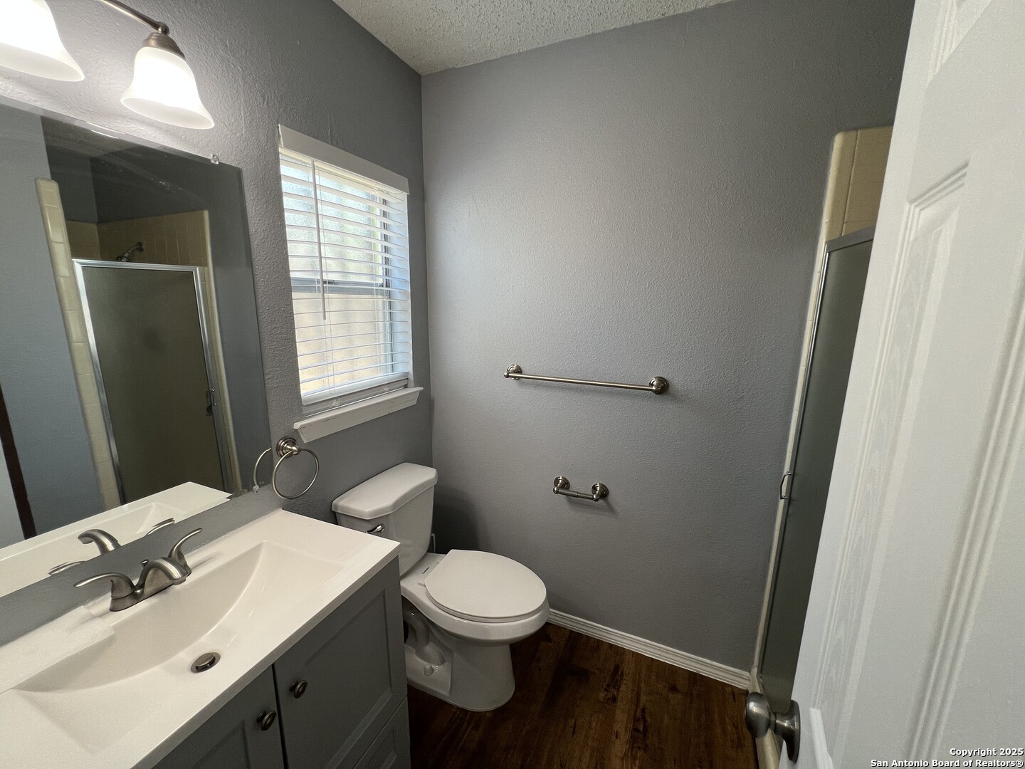 5806 Tree View
