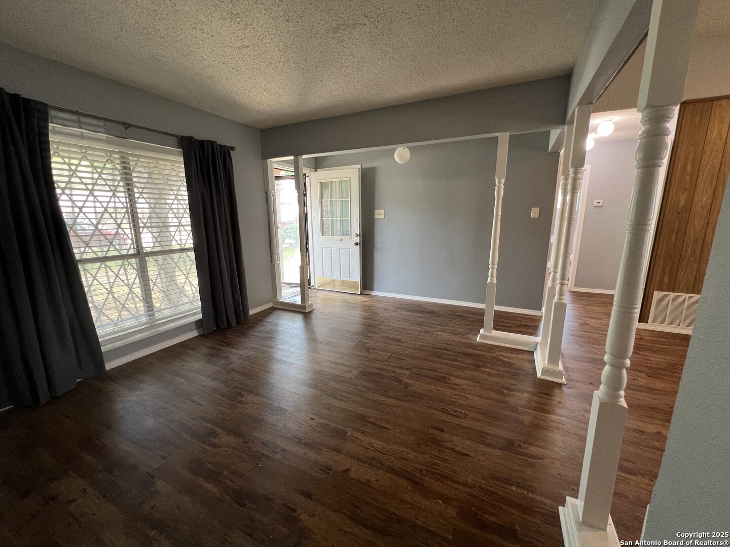 5806 Tree View