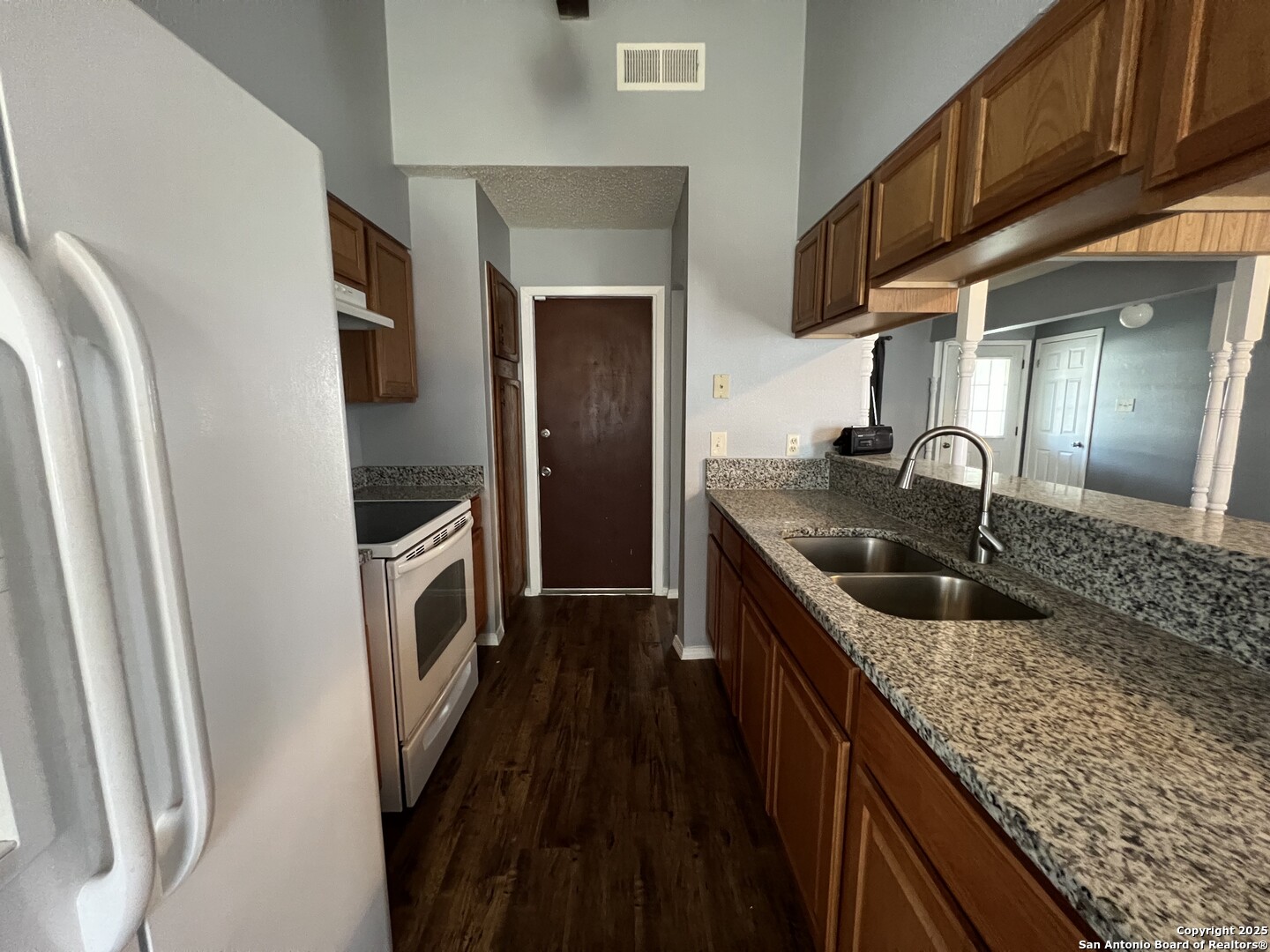 5806 Tree View
