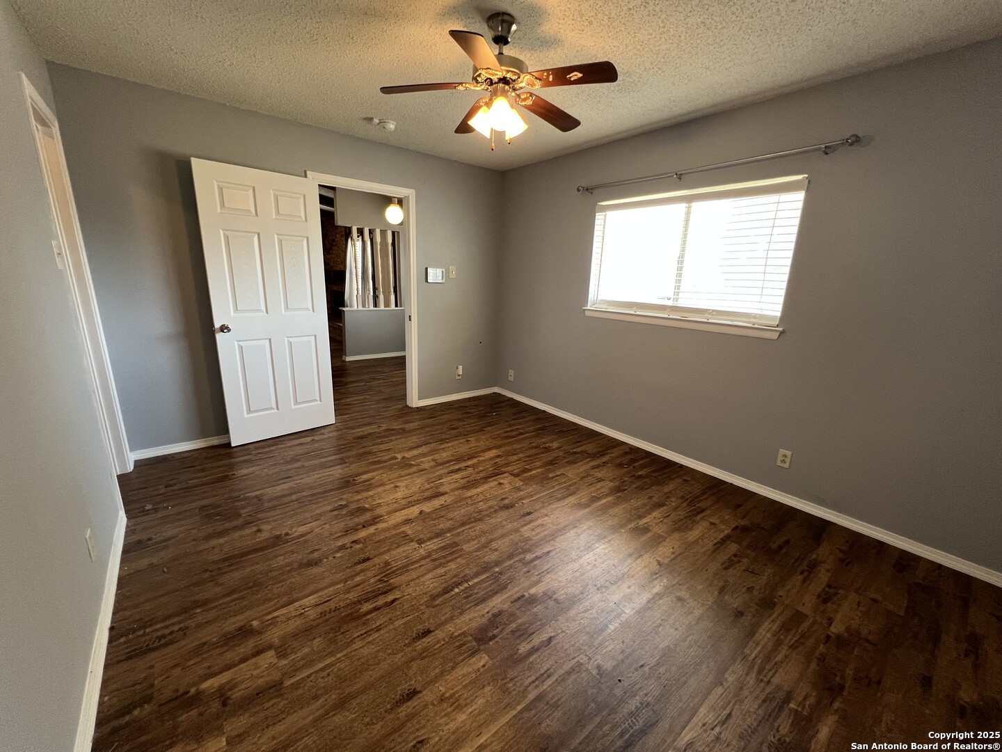 5806 Tree View