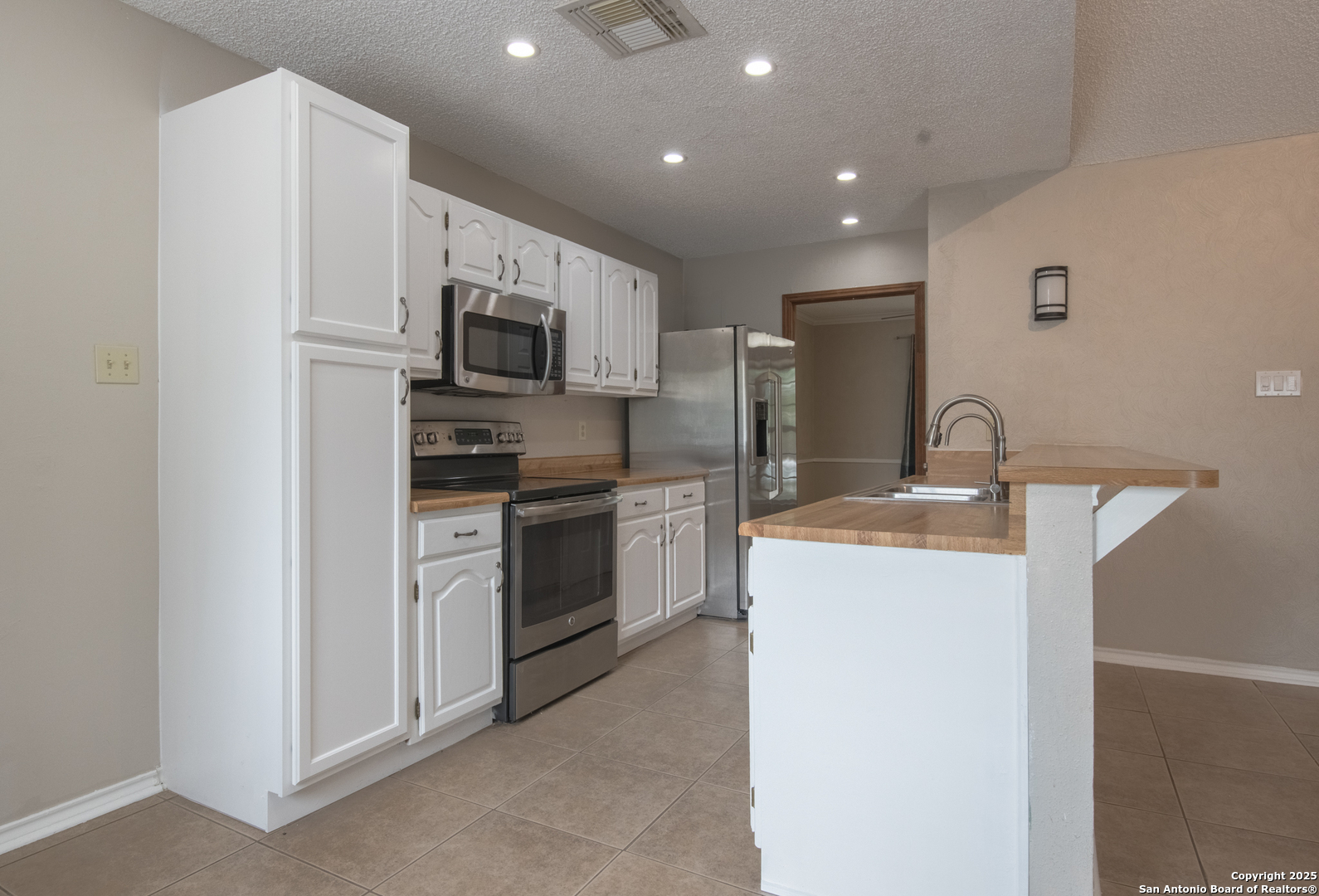 7122 Ranch Hill Dr