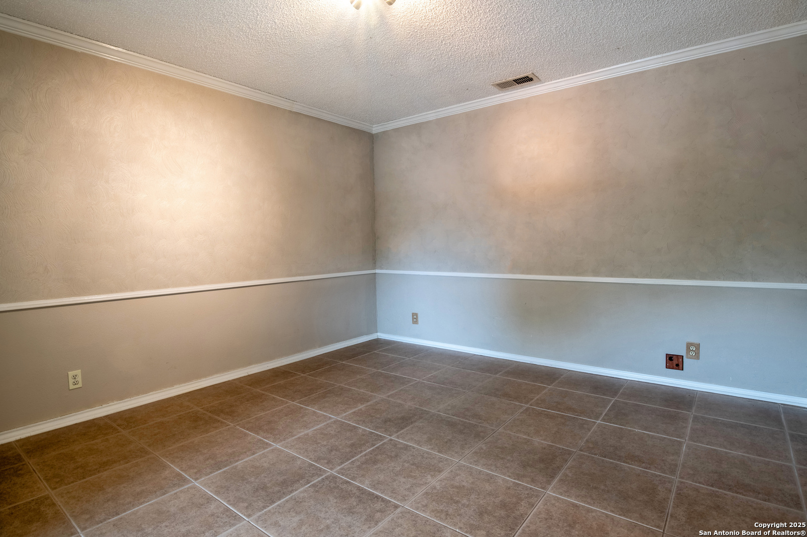7122 Ranch Hill Dr