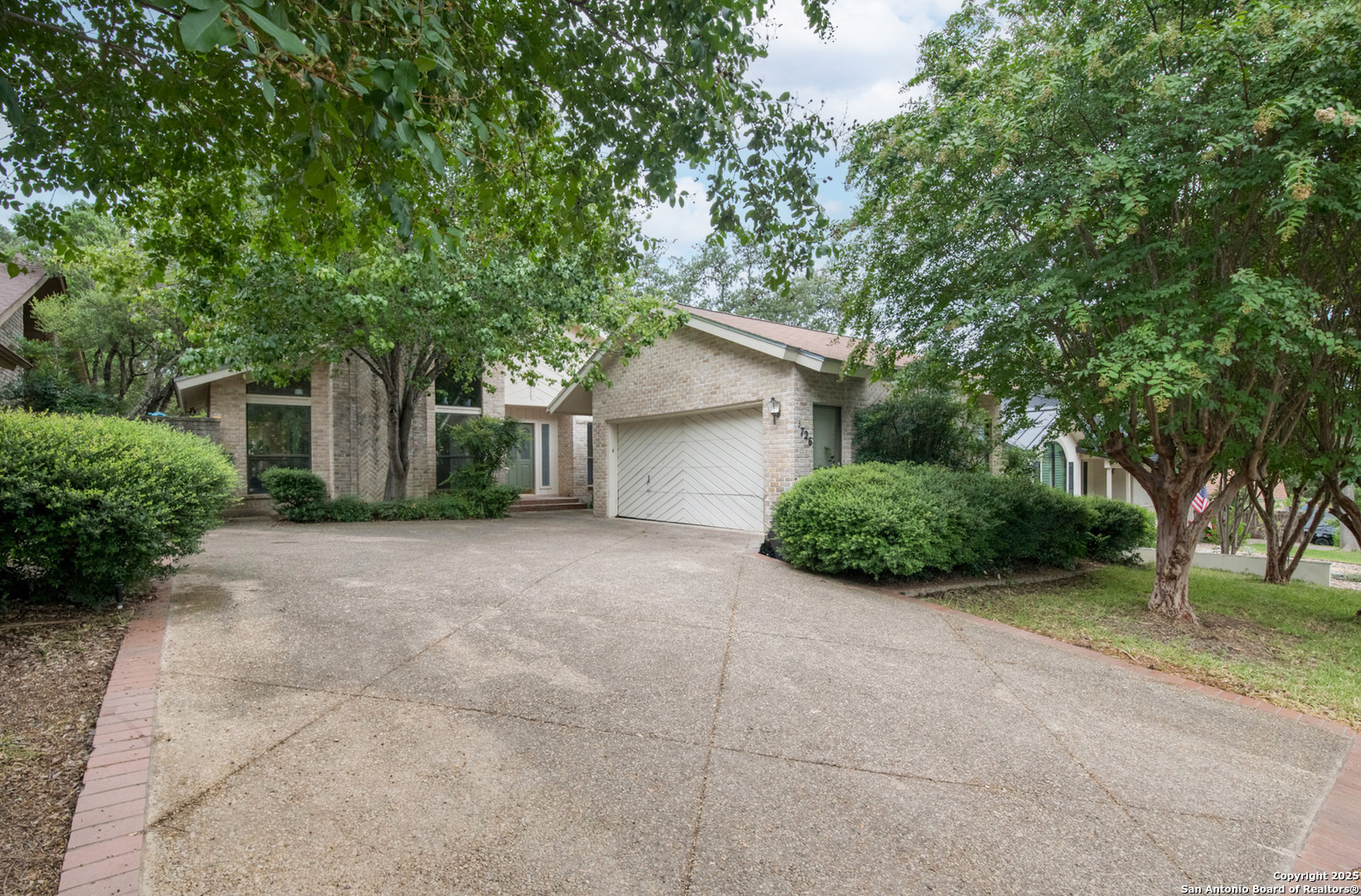 3726 Hunters Trail