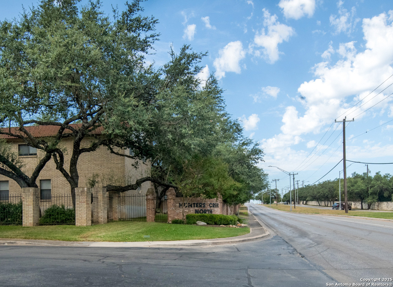 3726 Hunters Trail