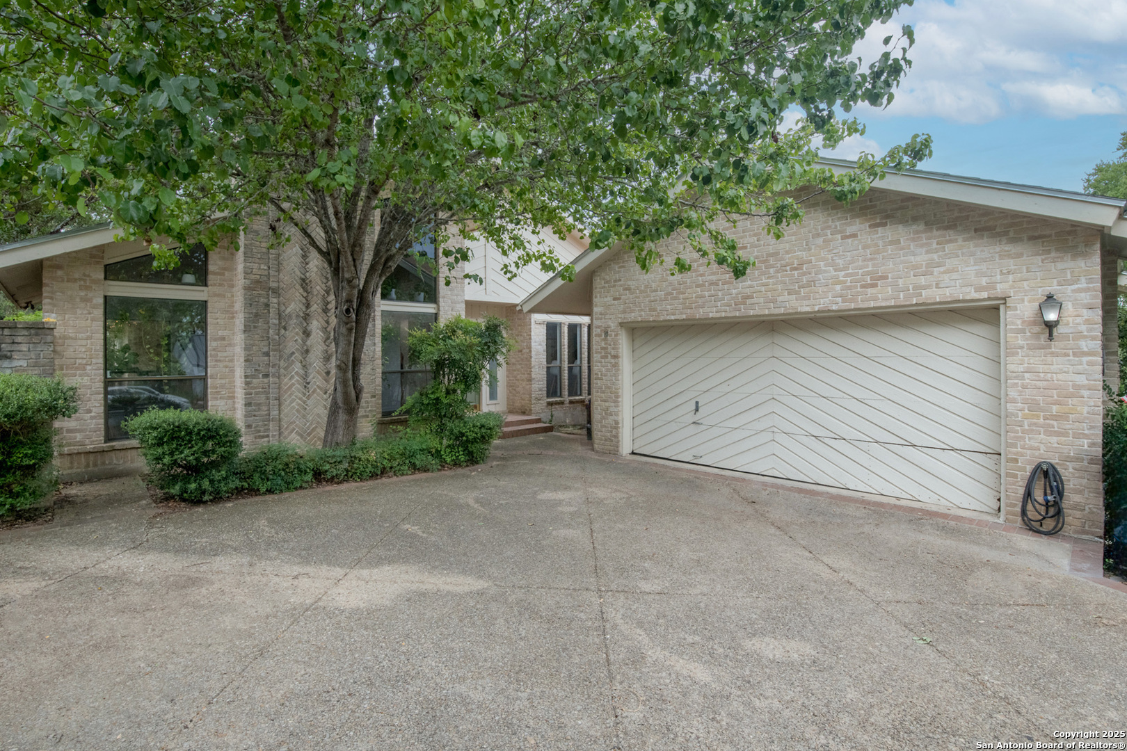 3726 Hunters Trail