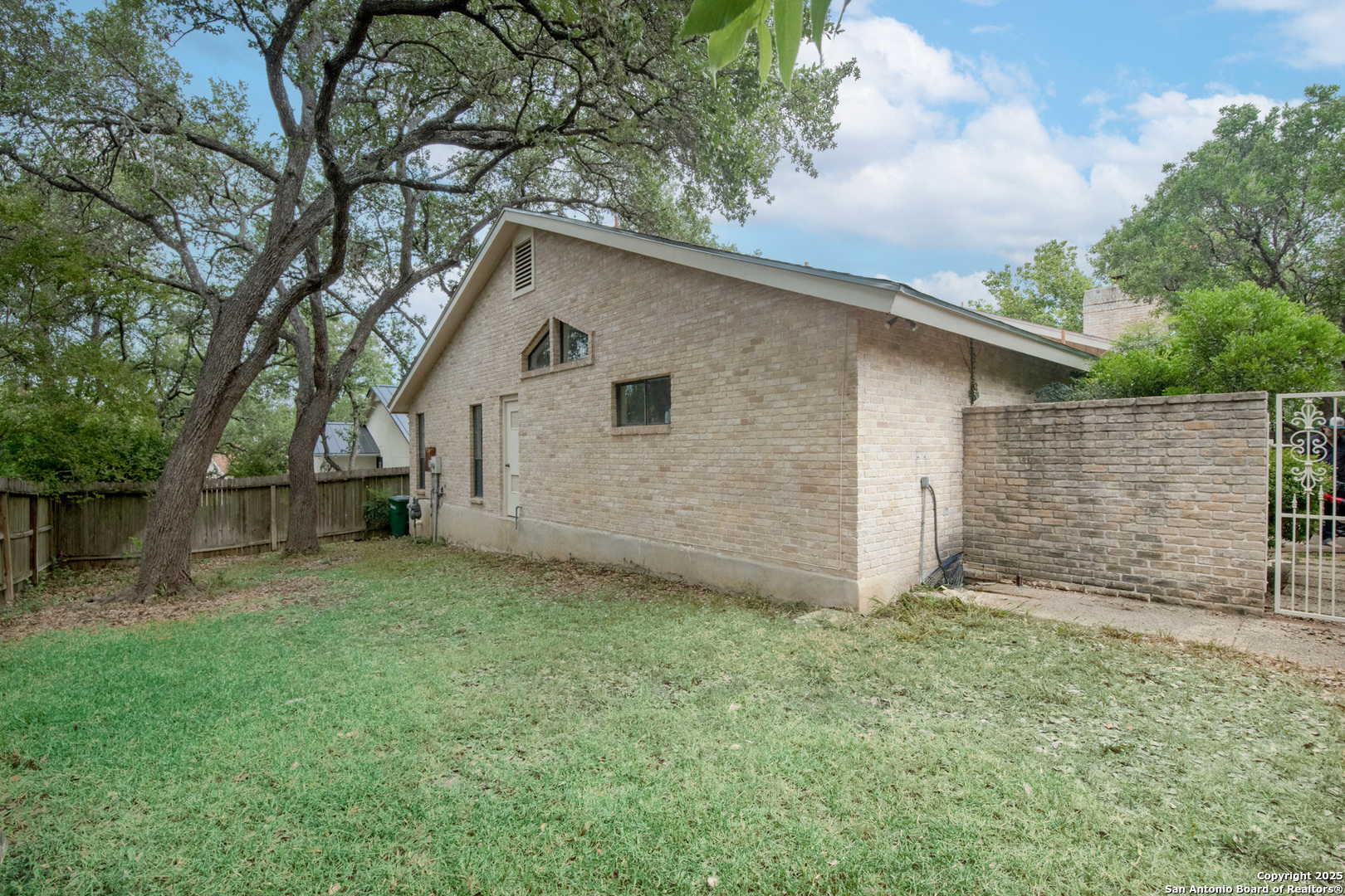 3726 Hunters Trail