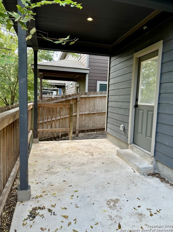 6946 LAKEVIEW DR 101