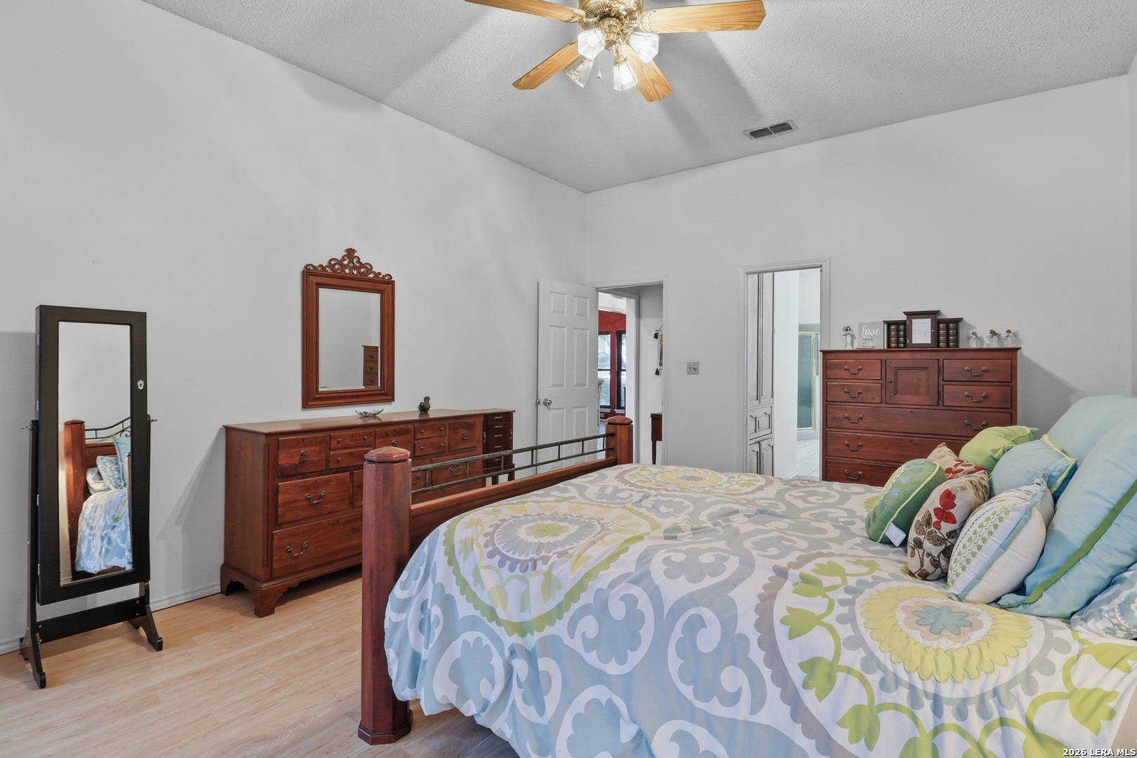 1318 Summit Creek
