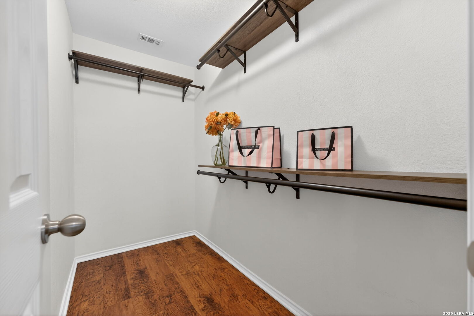 25011 Longbranch