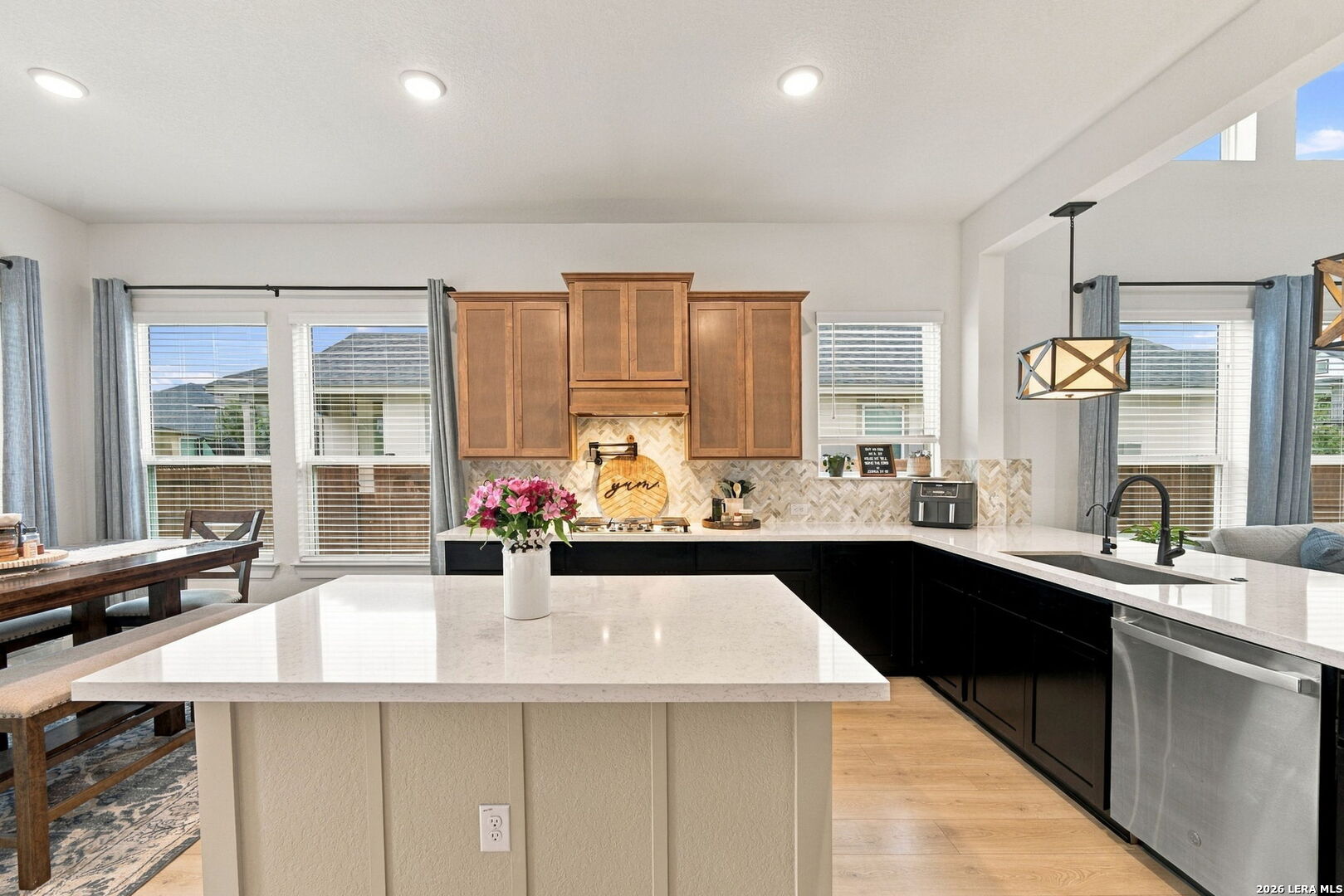 9402 Pioneer Junction