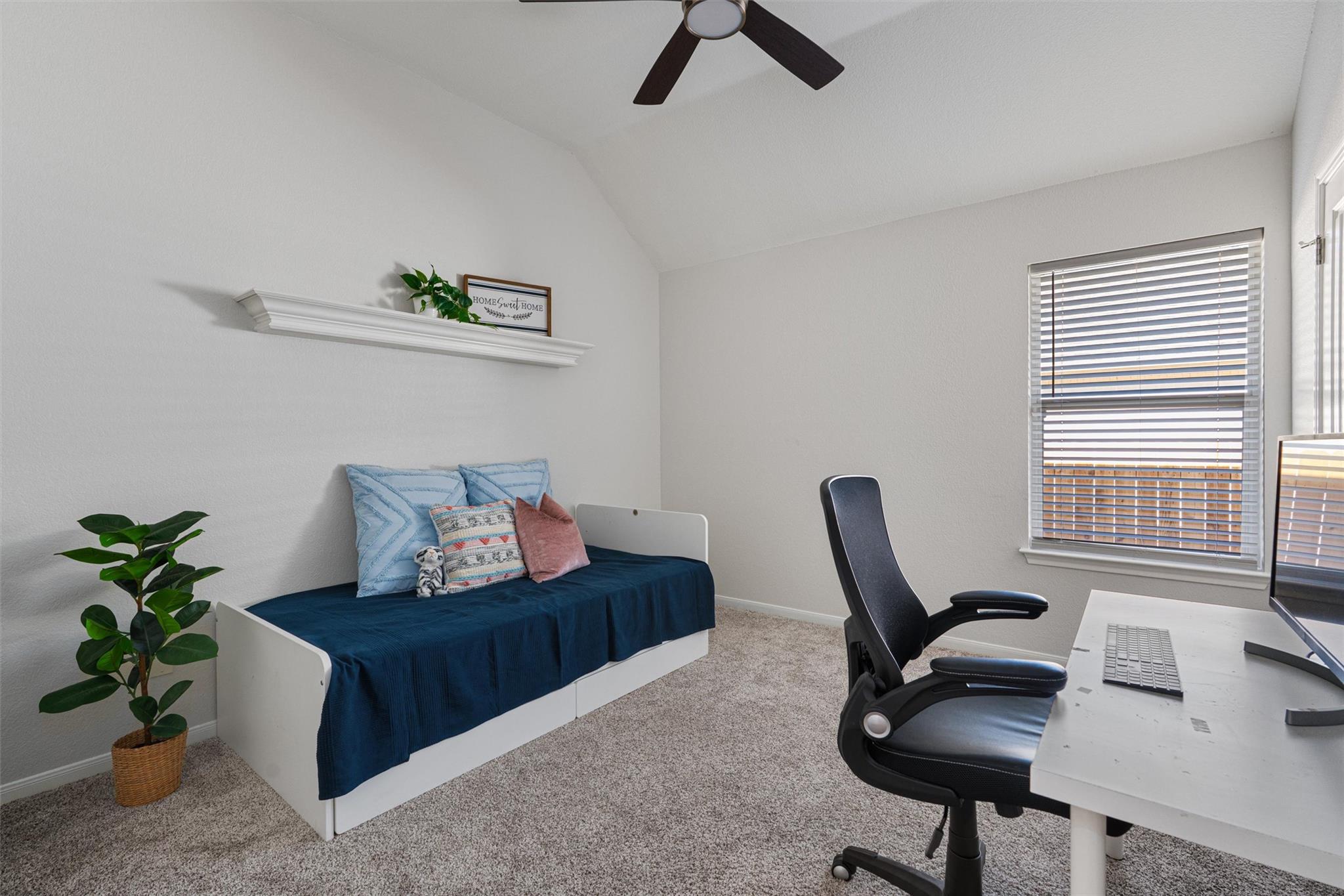 606 S Lynnwood TRL