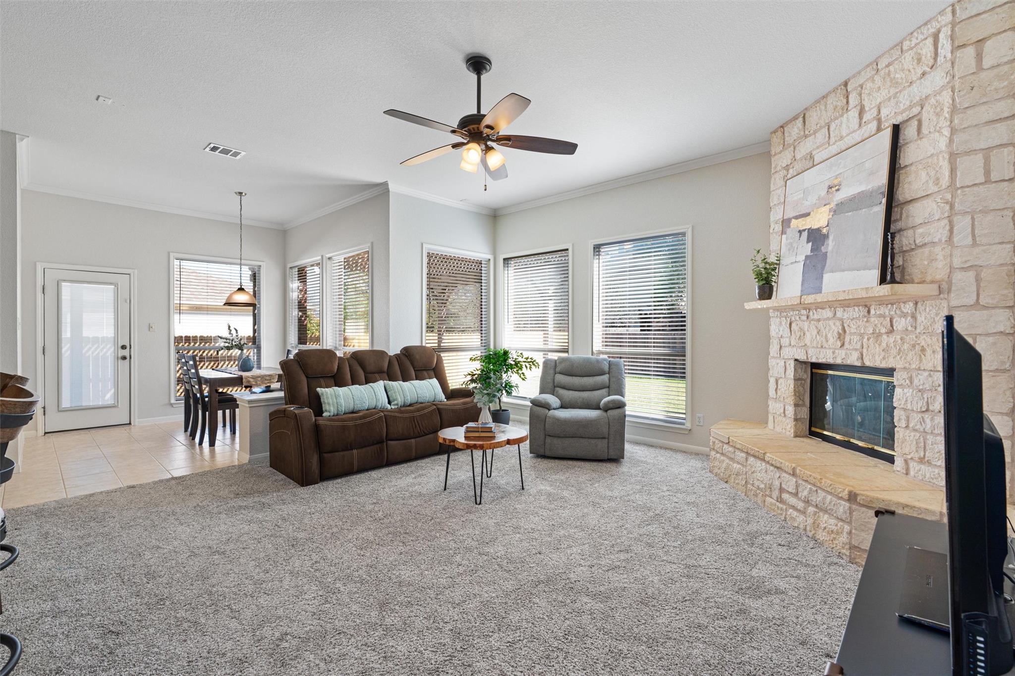 606 S Lynnwood TRL