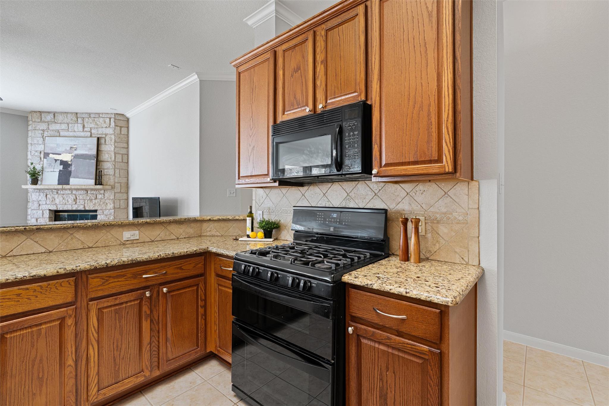 606 S Lynnwood TRL