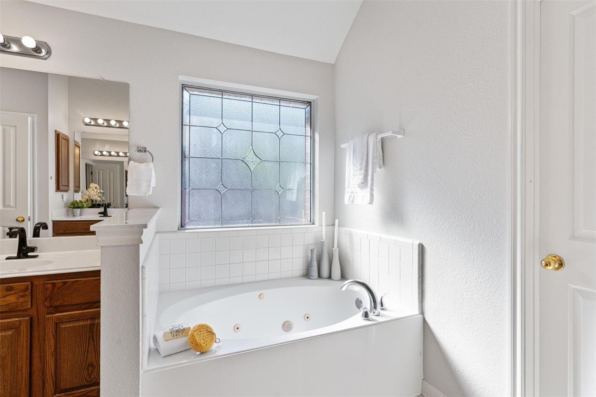 606 S Lynnwood TRL