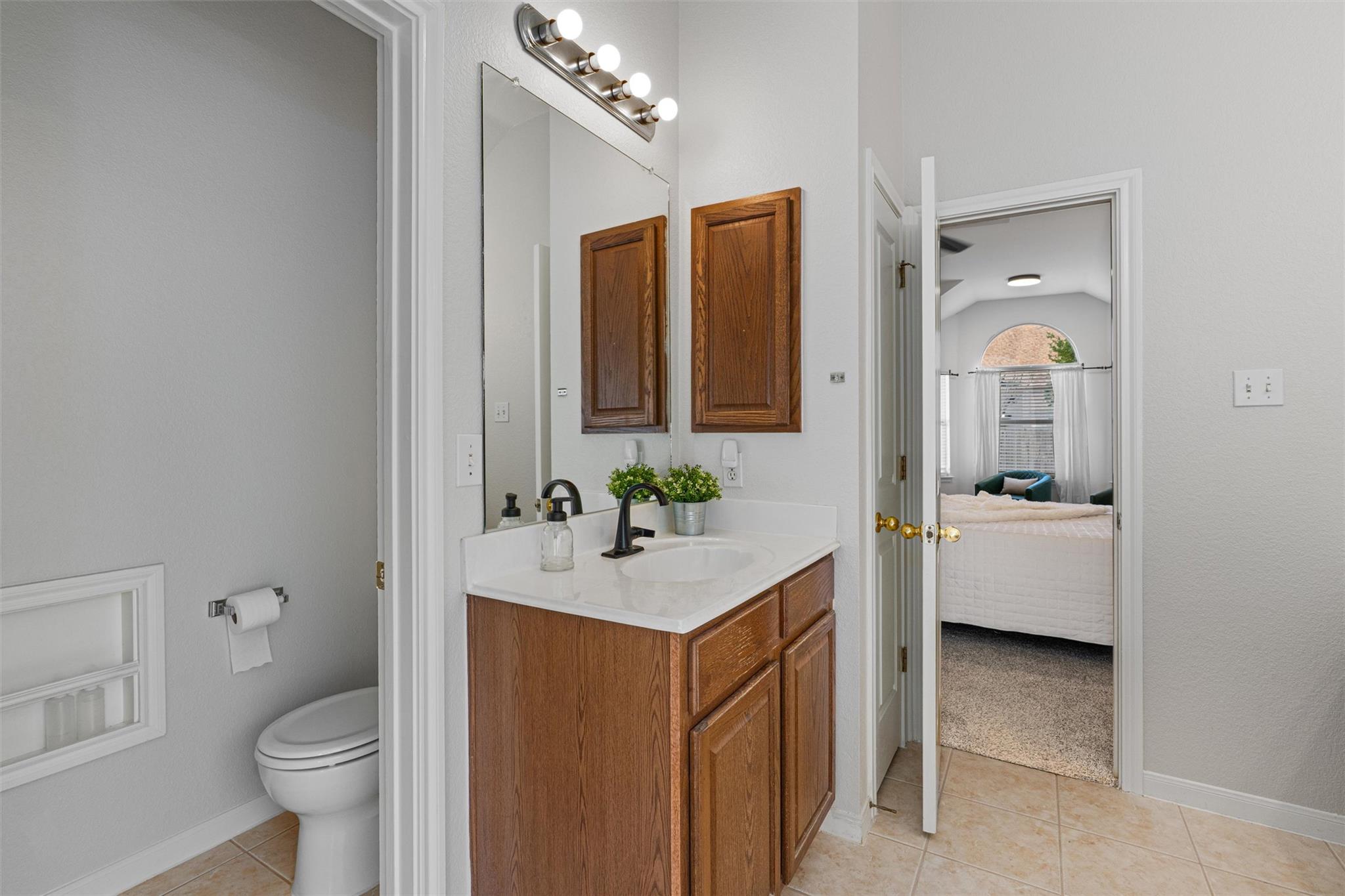 606 S Lynnwood TRL