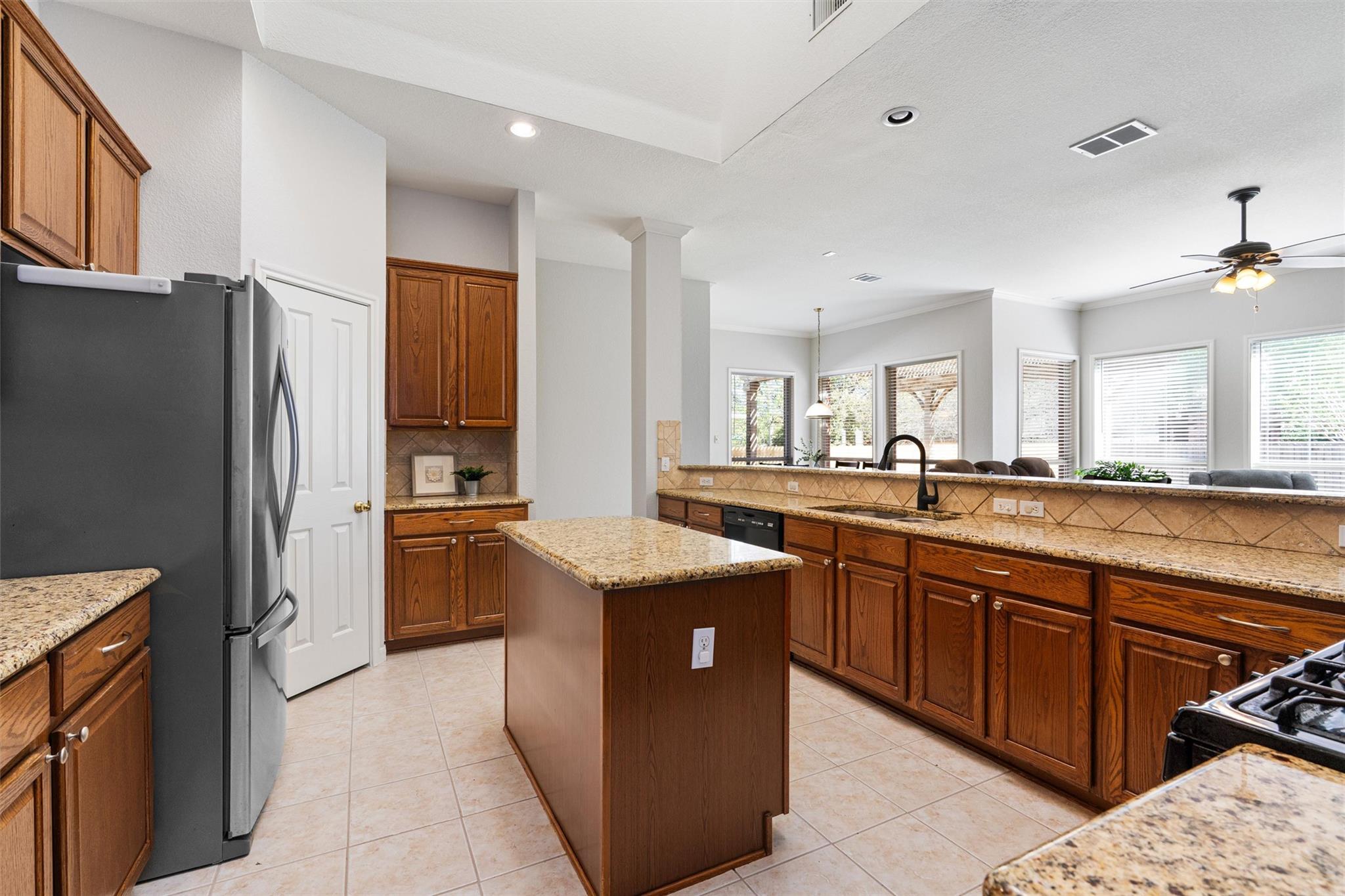 606 S Lynnwood TRL