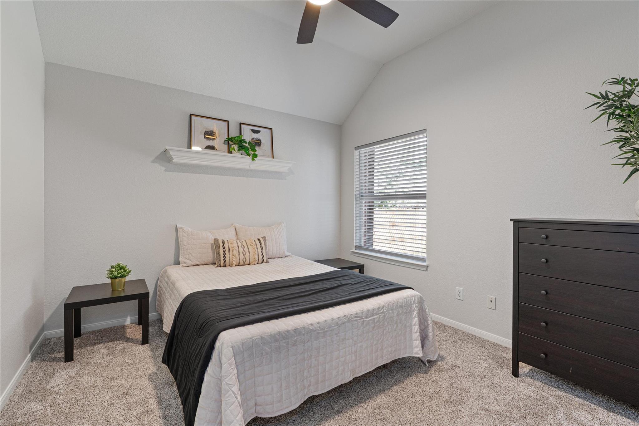 606 S Lynnwood TRL