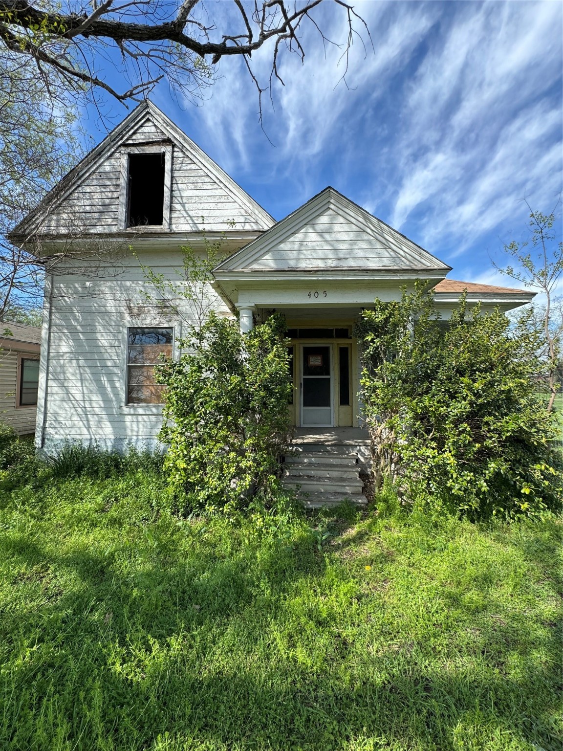 405 E Walnut Street