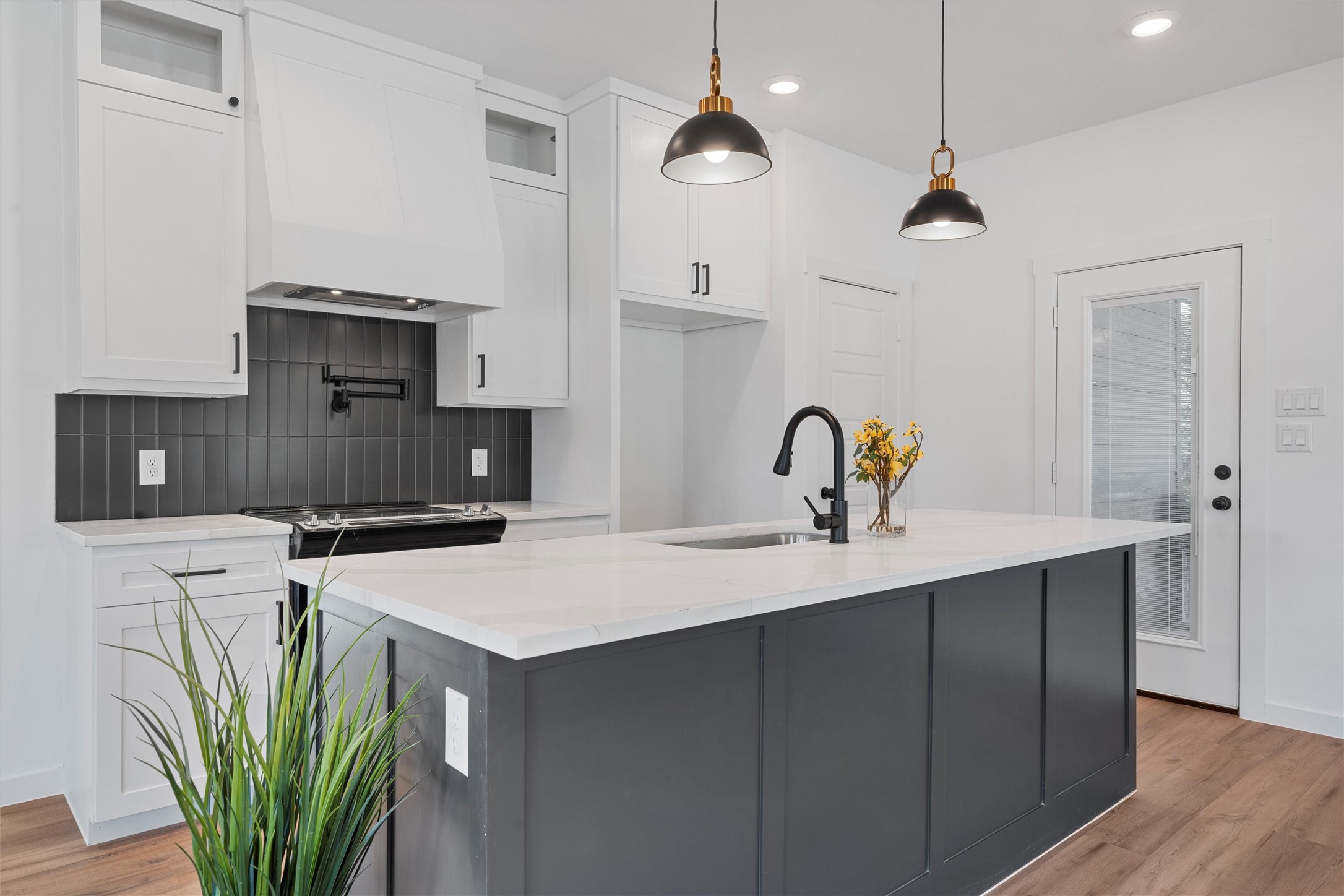 421 E Walnut Street