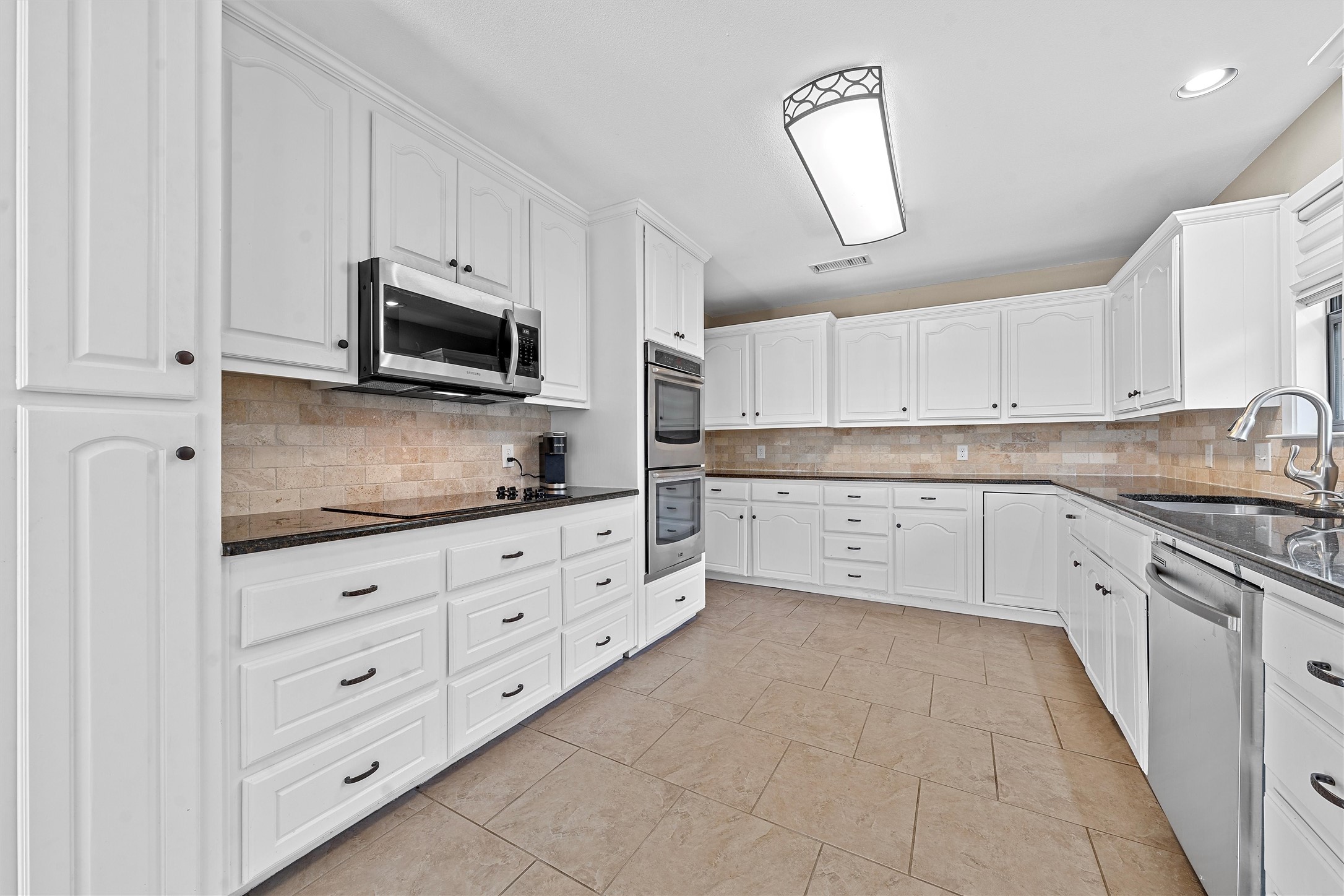 1505 Jane Lane