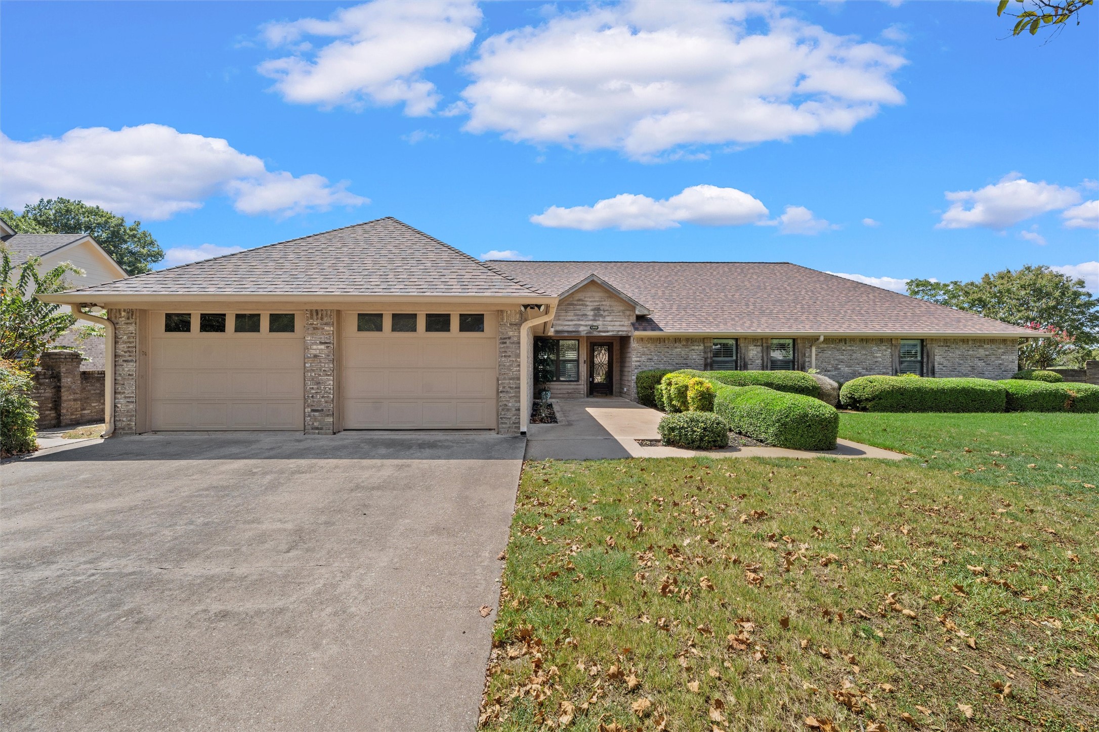 1505 Jane Lane