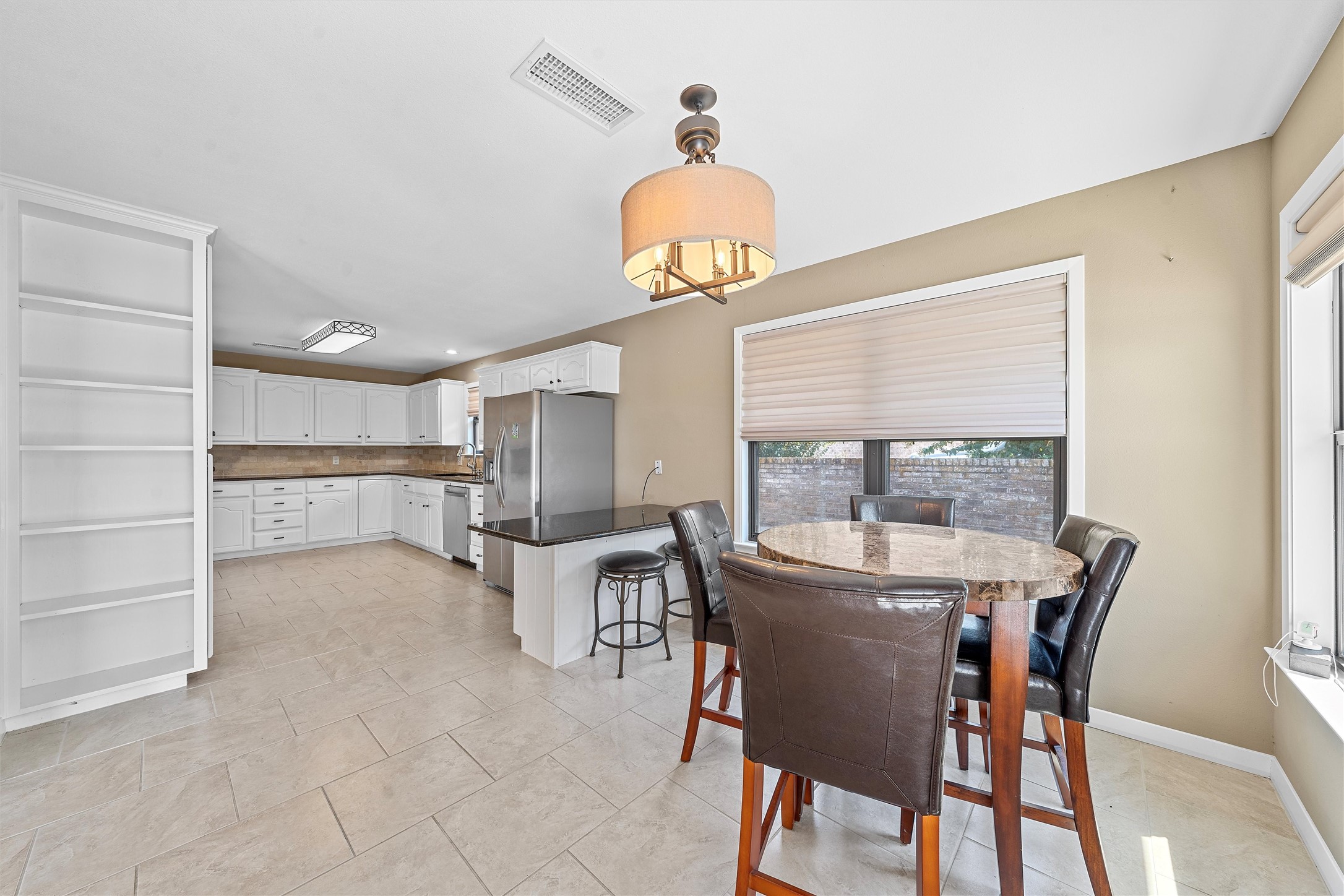 1505 Jane Lane