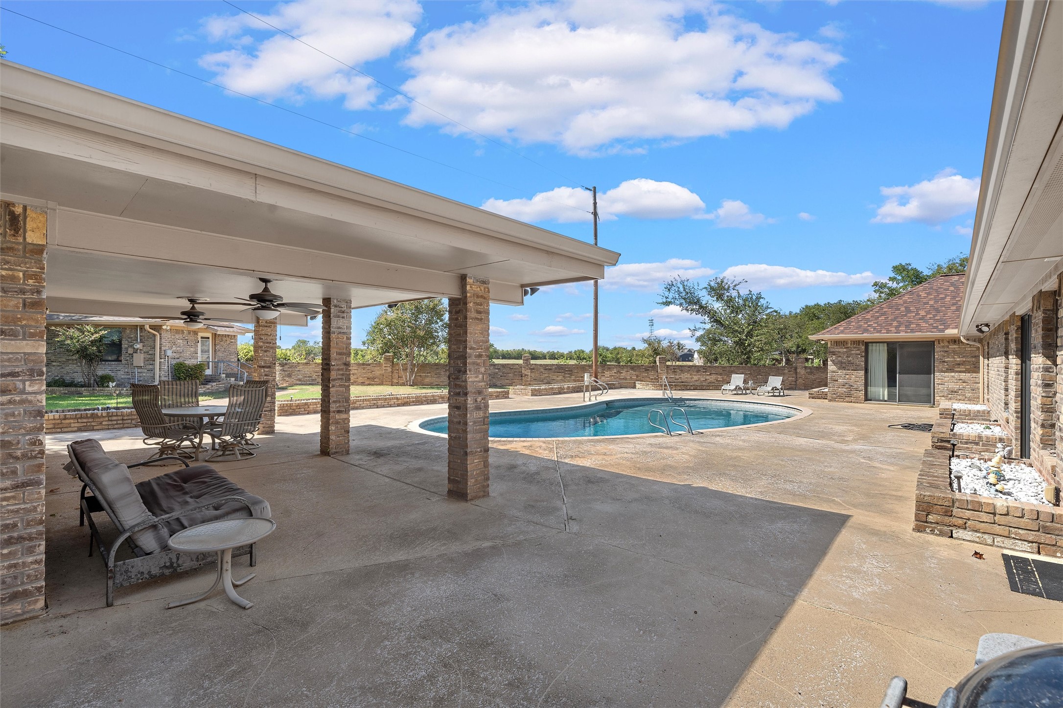 1505 Jane Lane