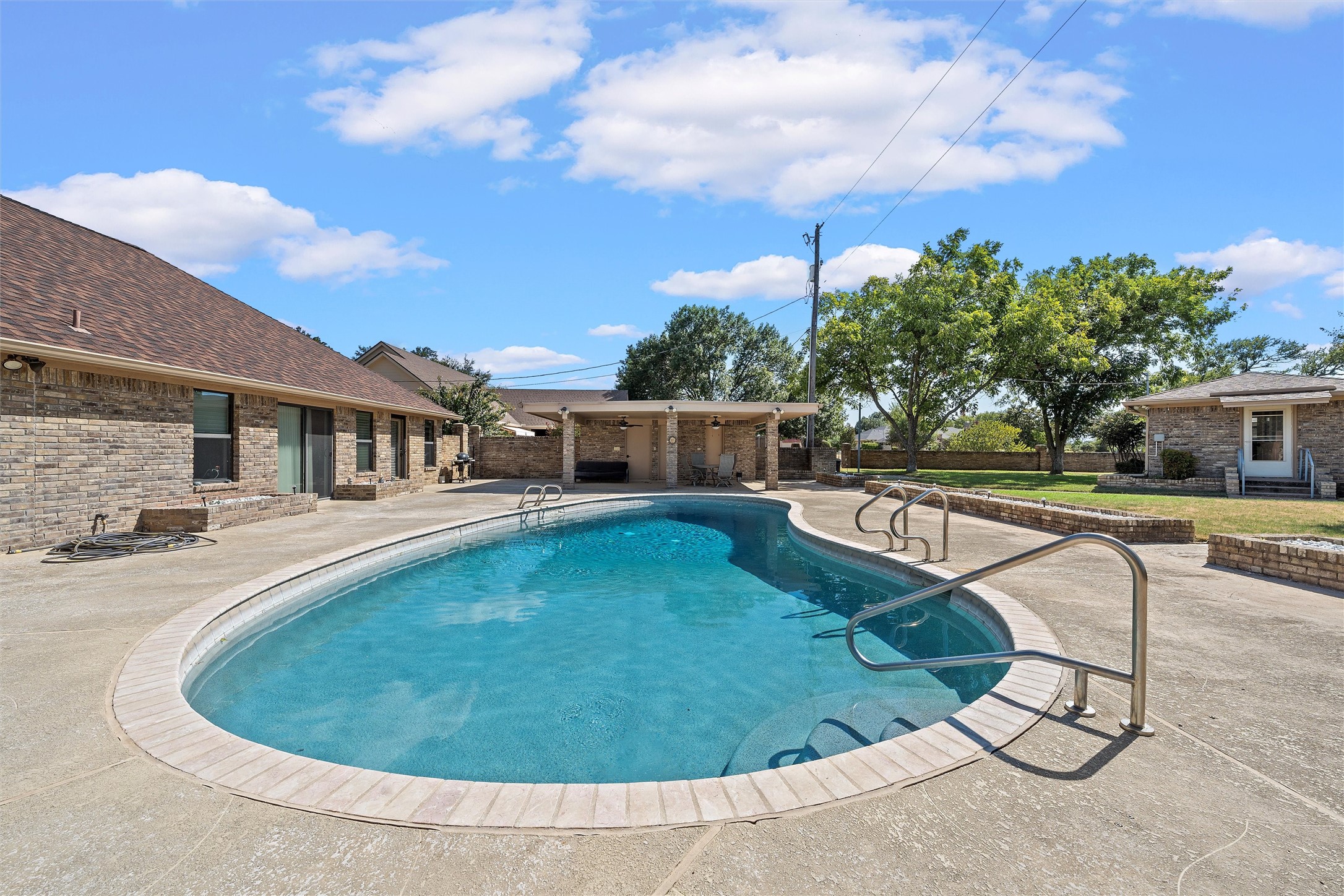1505 Jane Lane