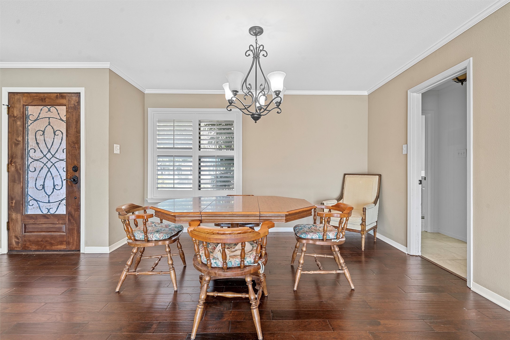 1505 Jane Lane