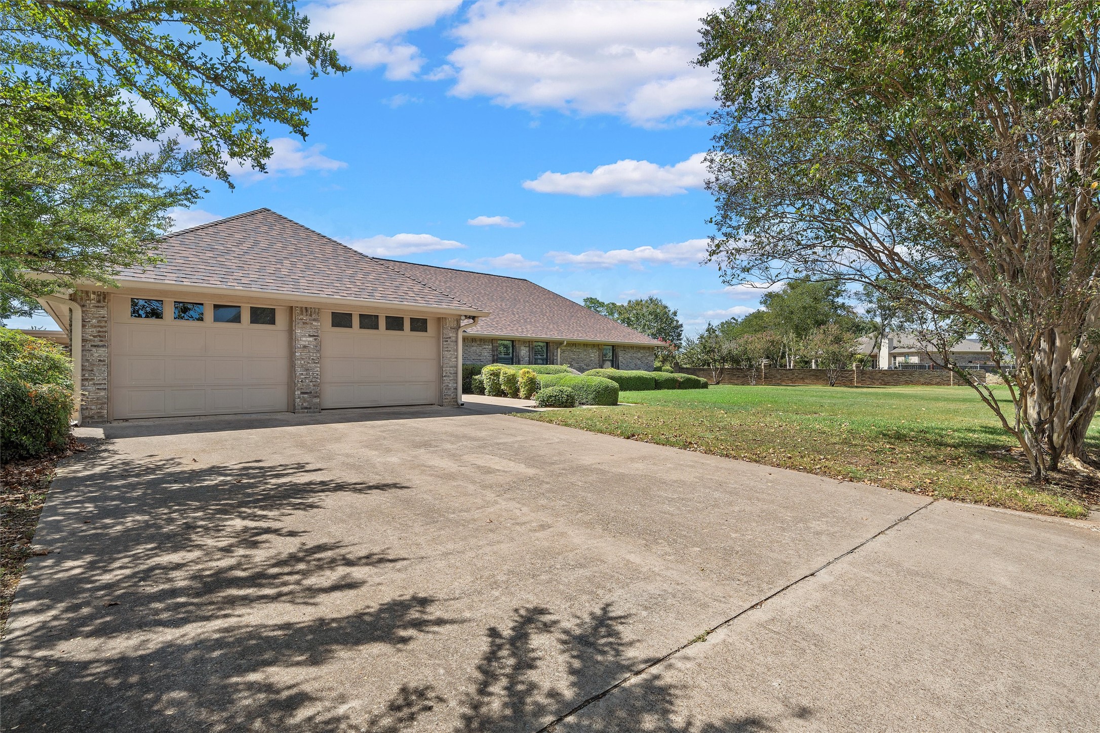 1505 Jane Lane