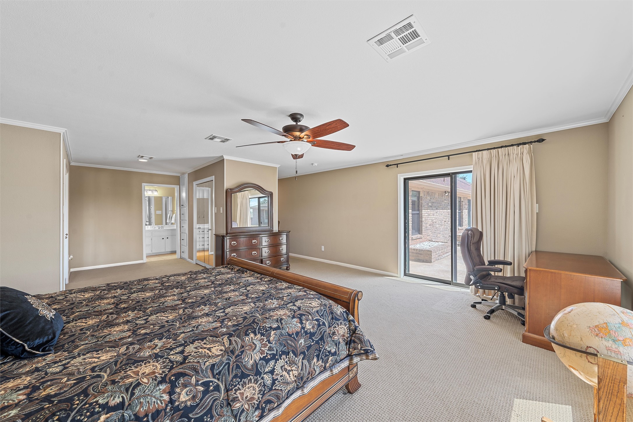 1505 Jane Lane