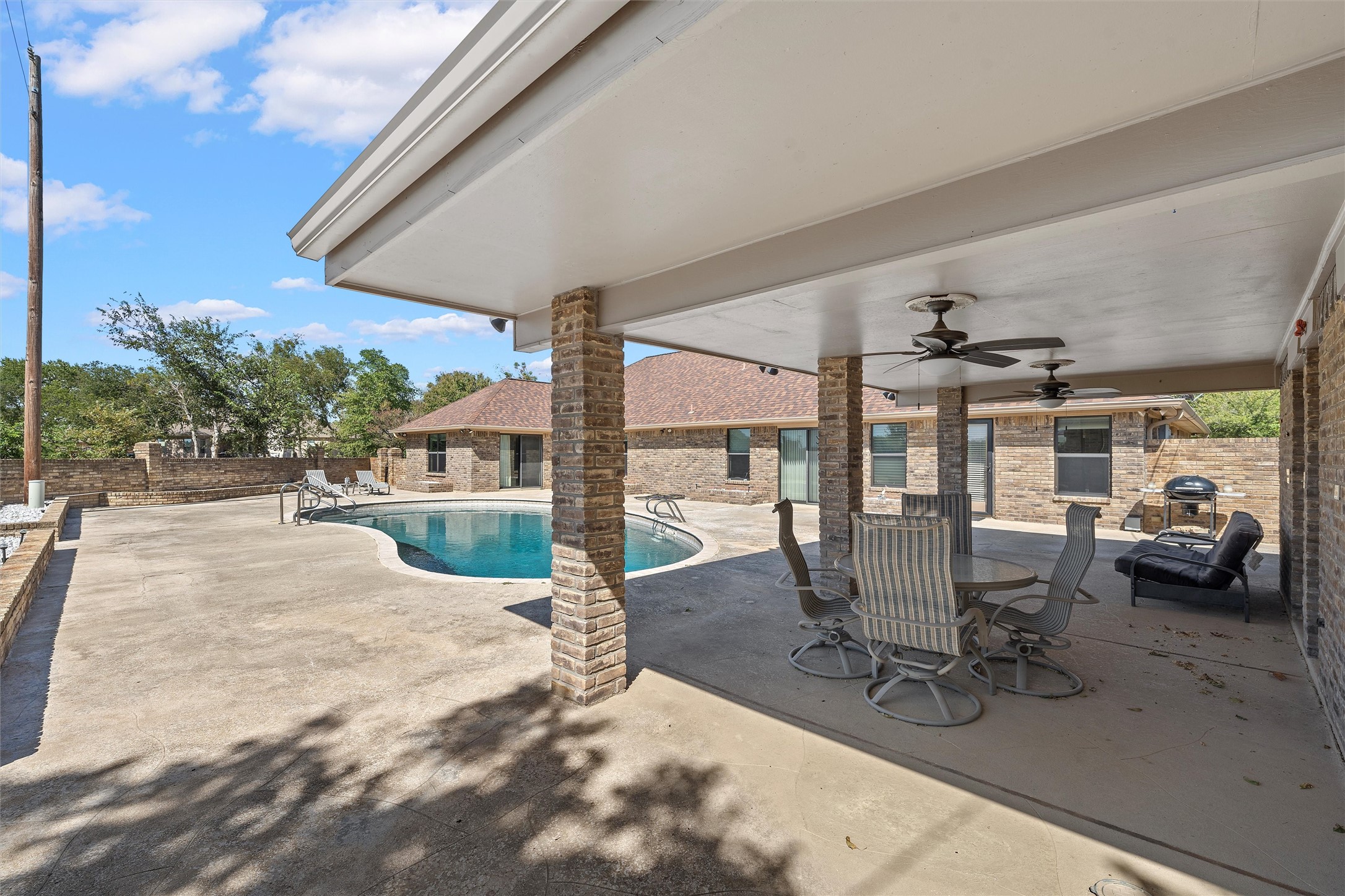 1505 Jane Lane
