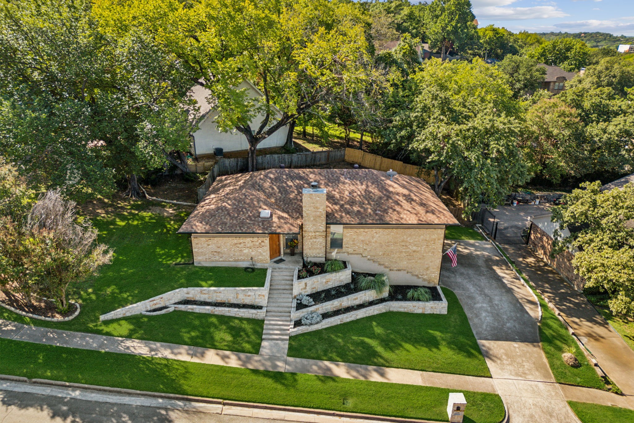 2208 Crooked Oak Court