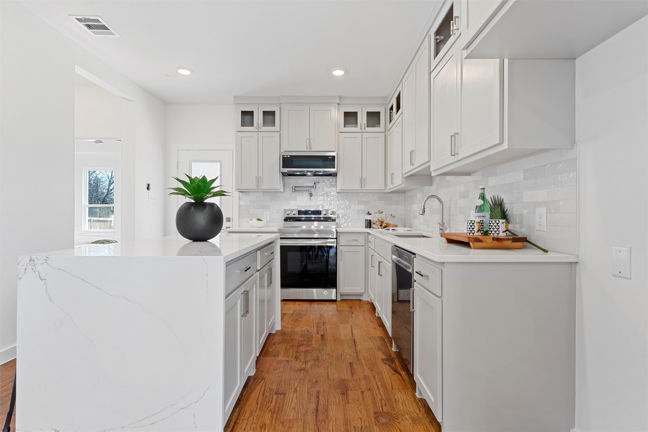 424 E Walnut Street