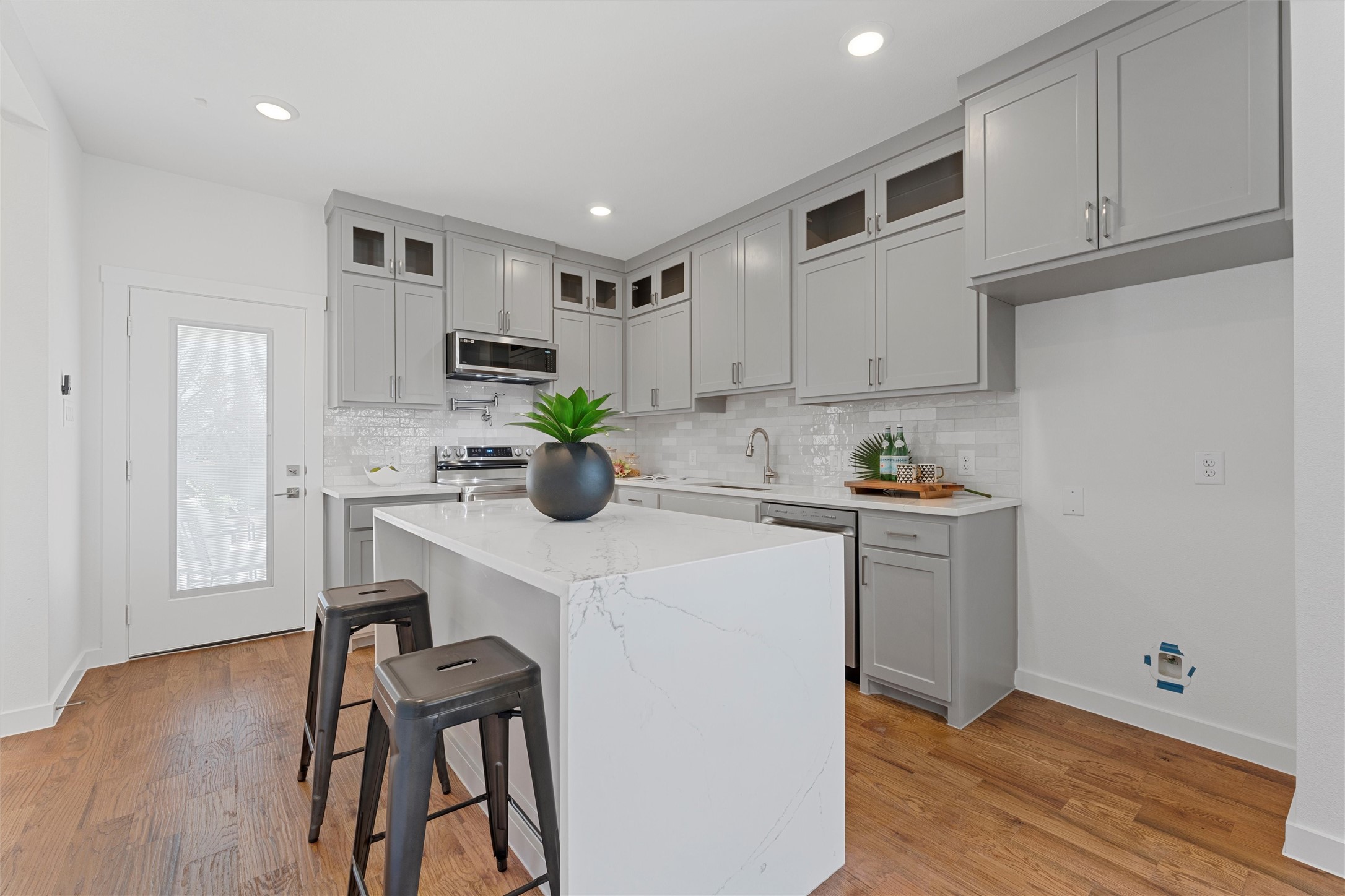 424 E Walnut Street