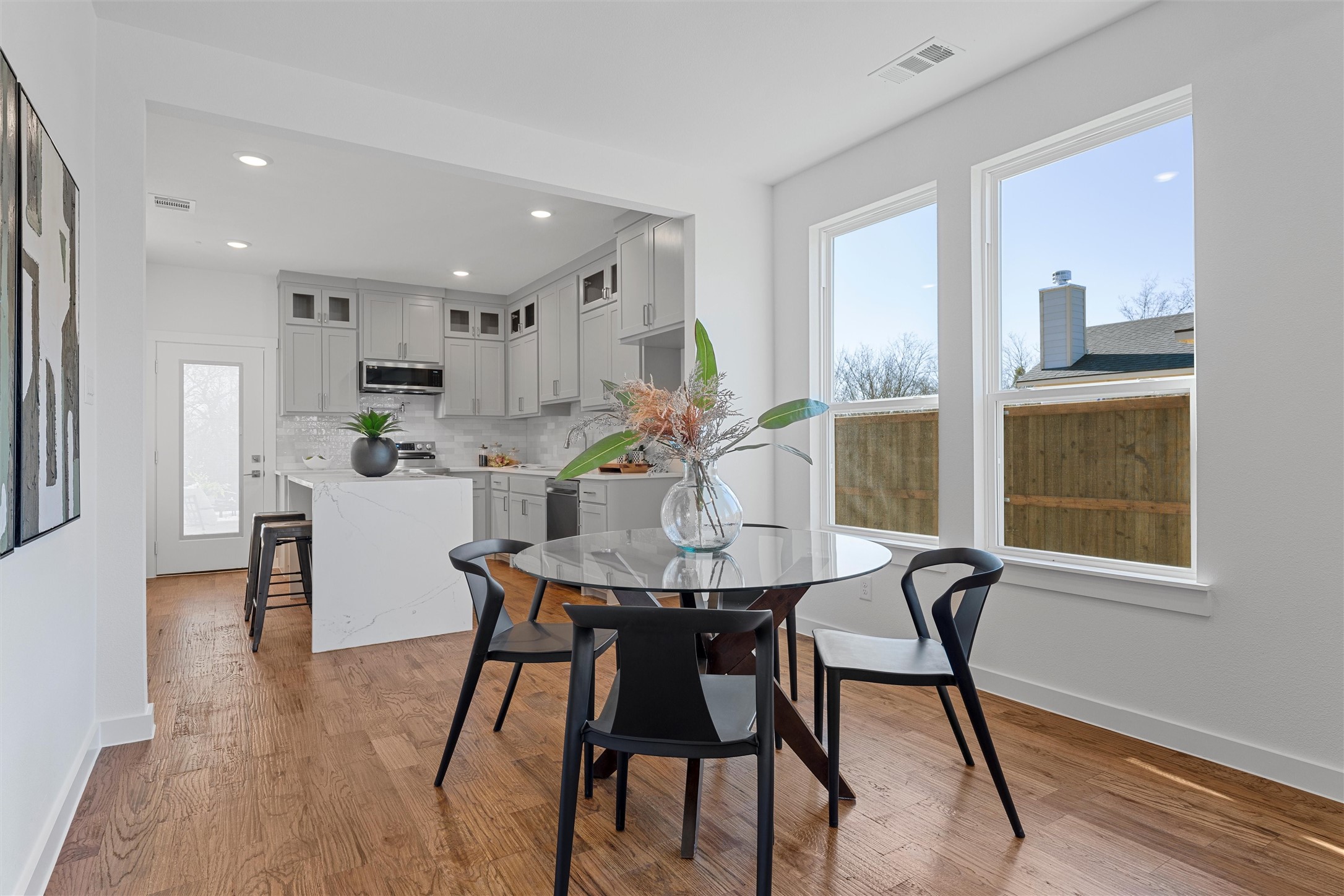 424 E Walnut Street
