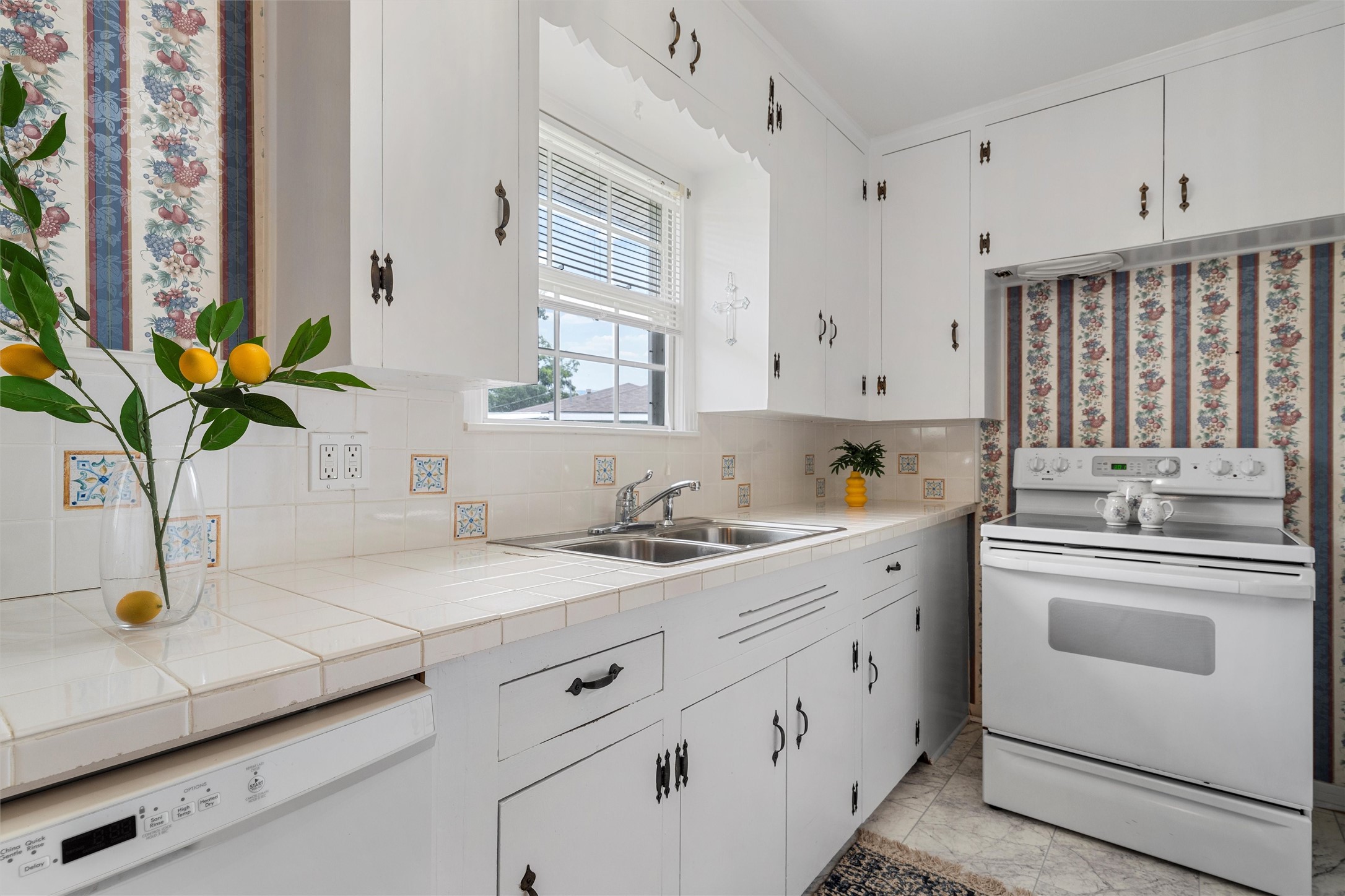1307 W 05th Street