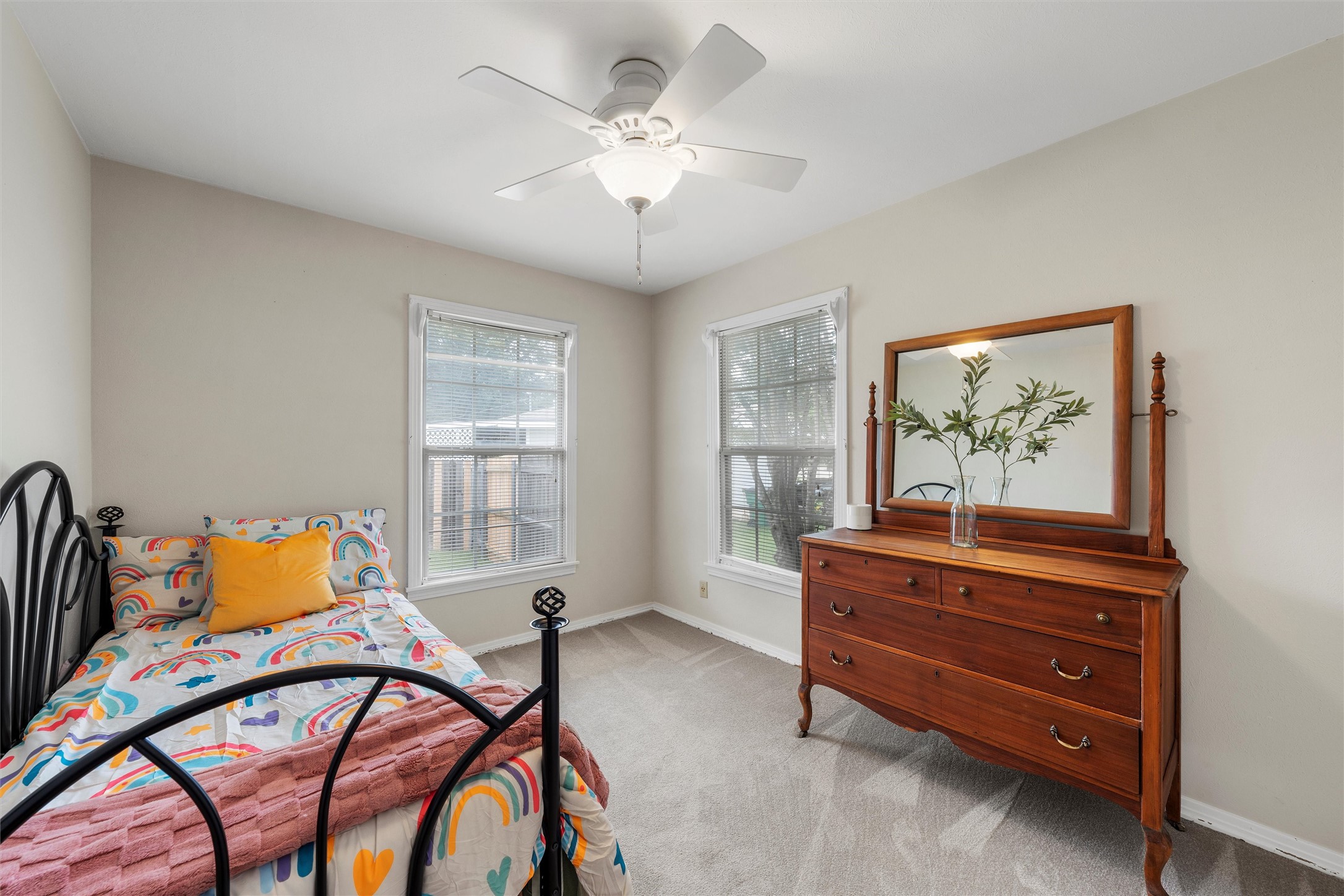1307 W 05th Street