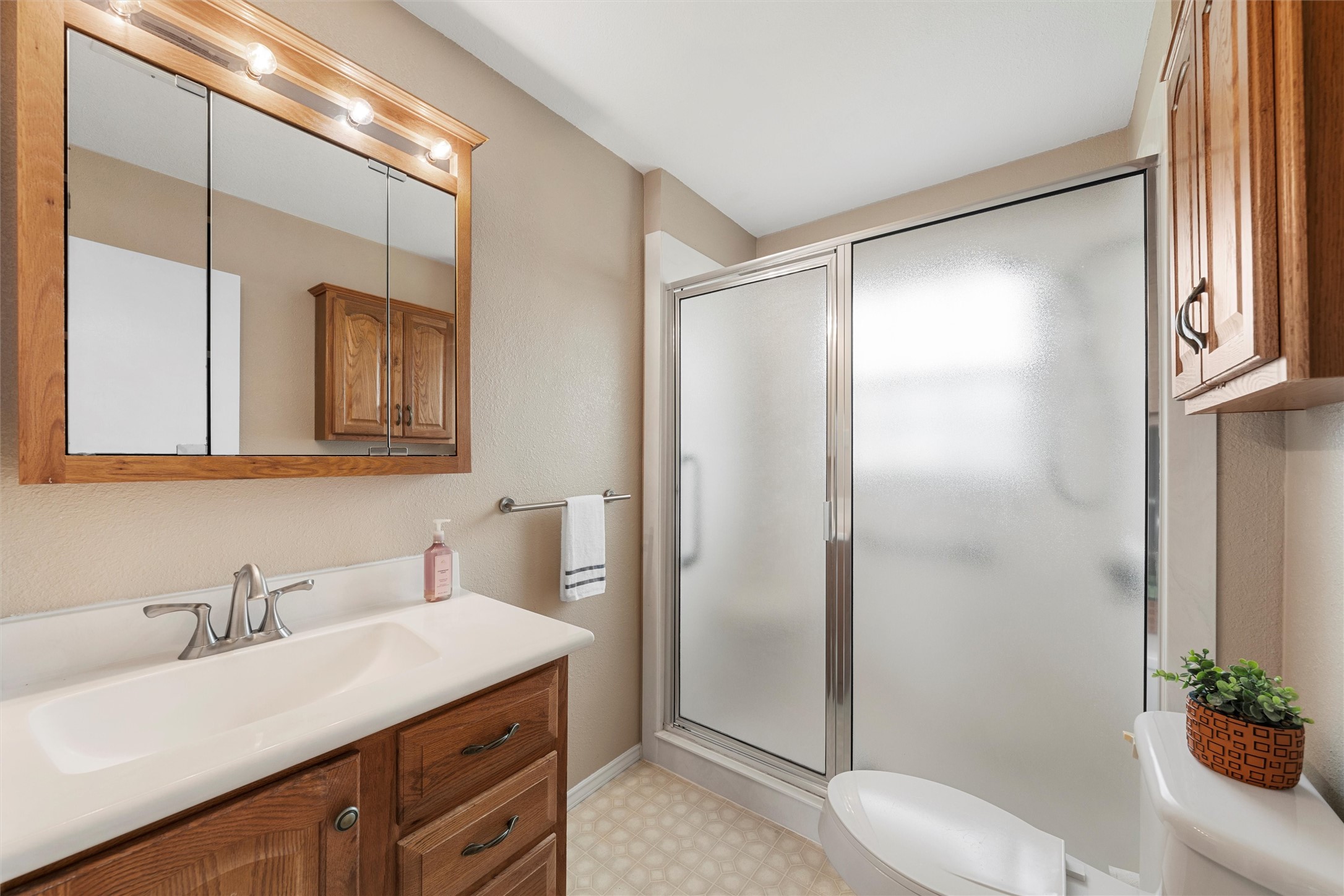 1307 W 05th Street