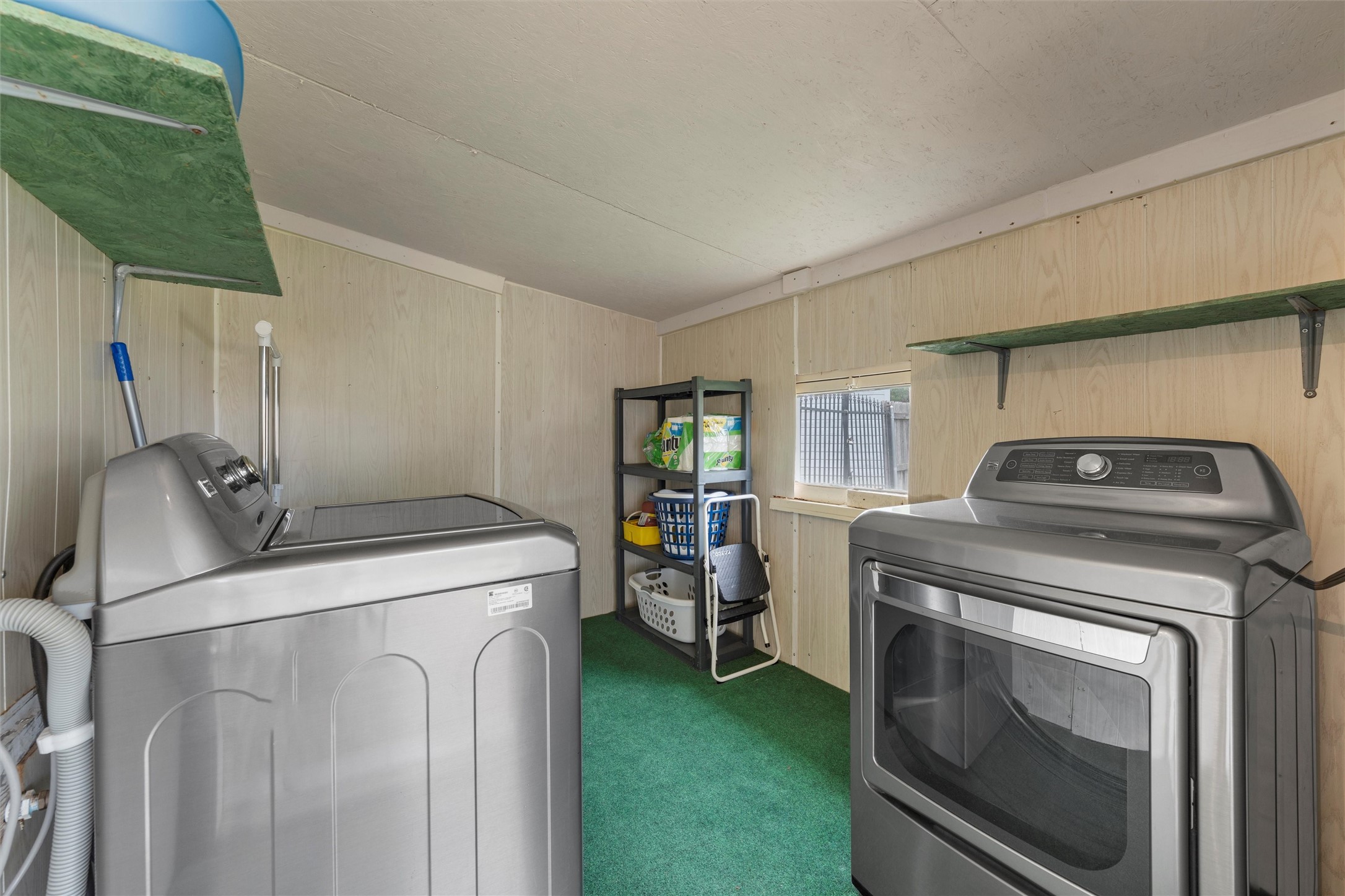 1307 W 05th Street