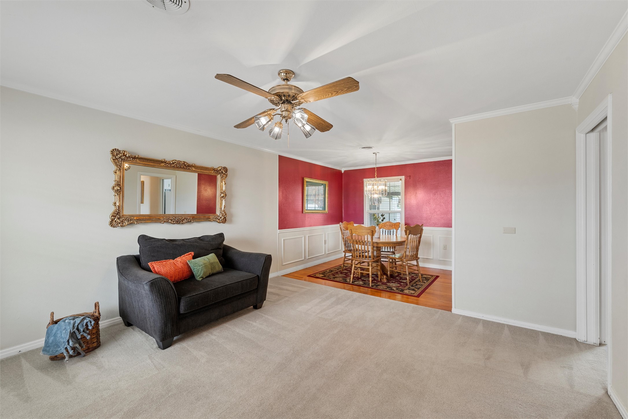 1307 W 05th Street