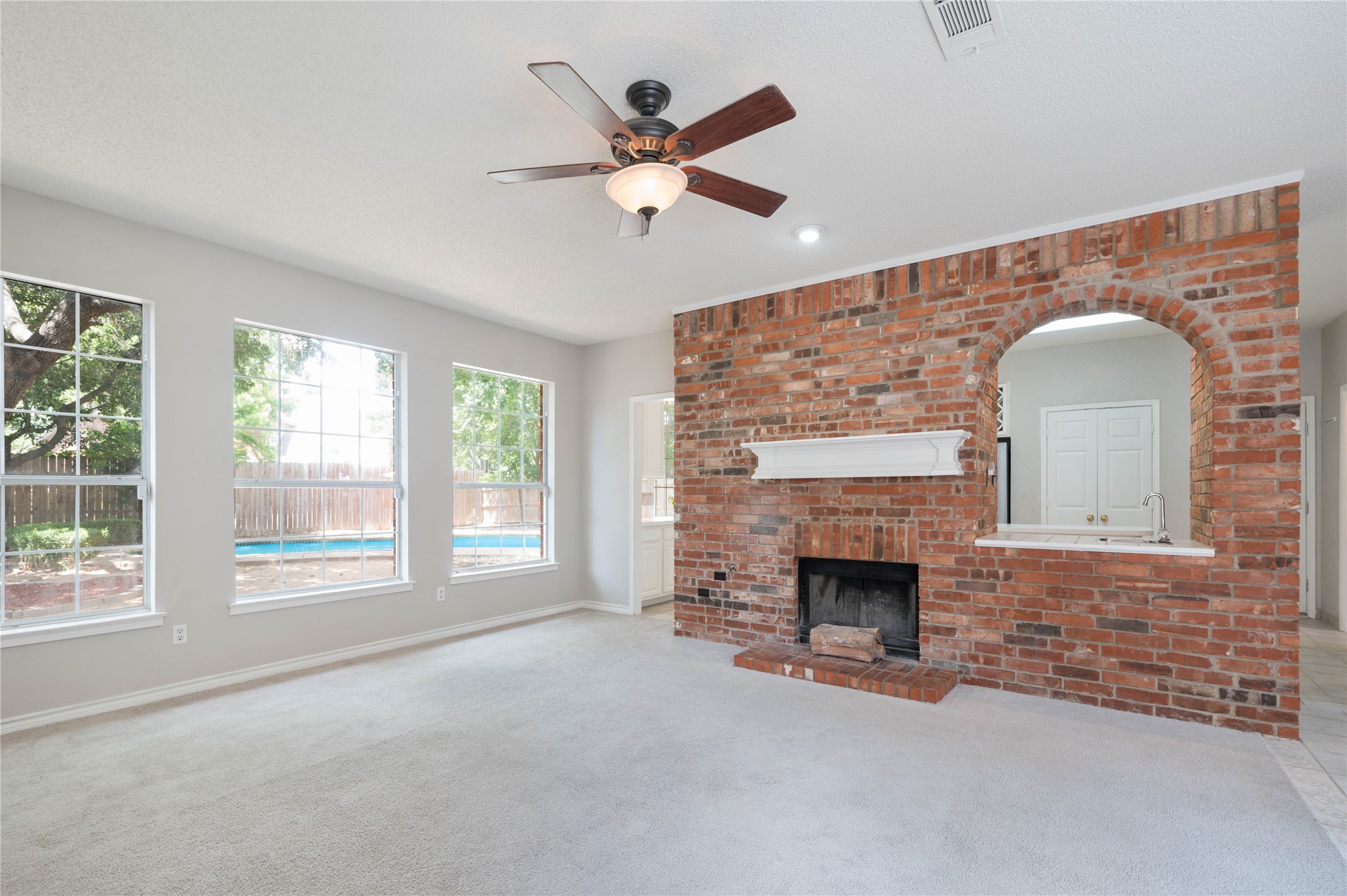 6114 Pinwood Cr