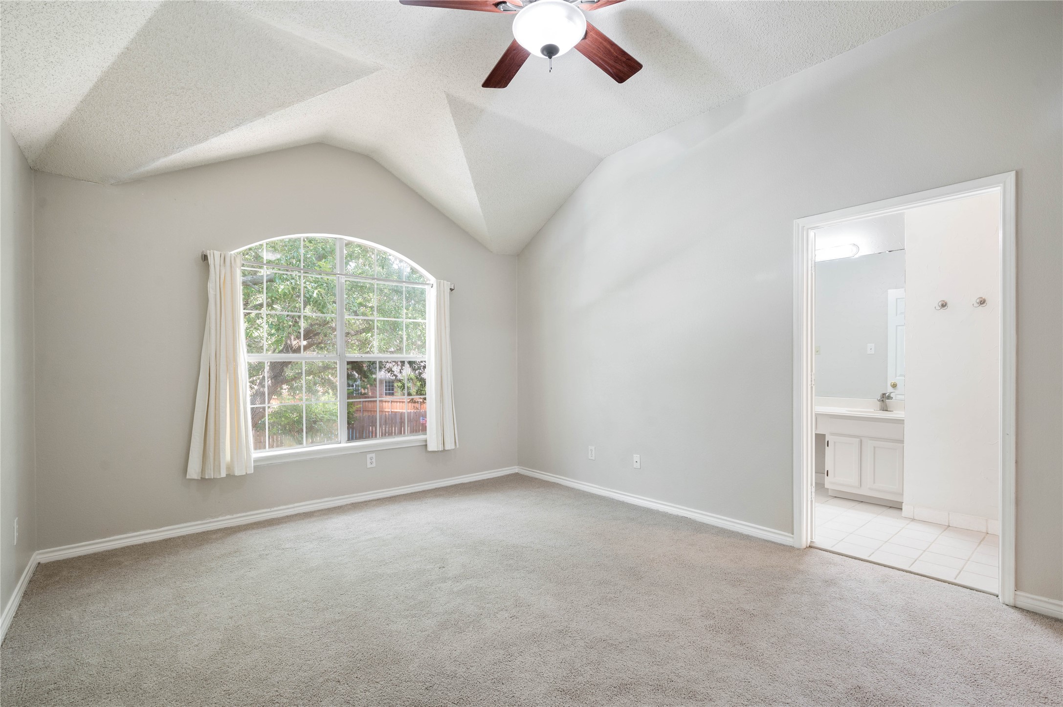 6114 Pinwood Cr
