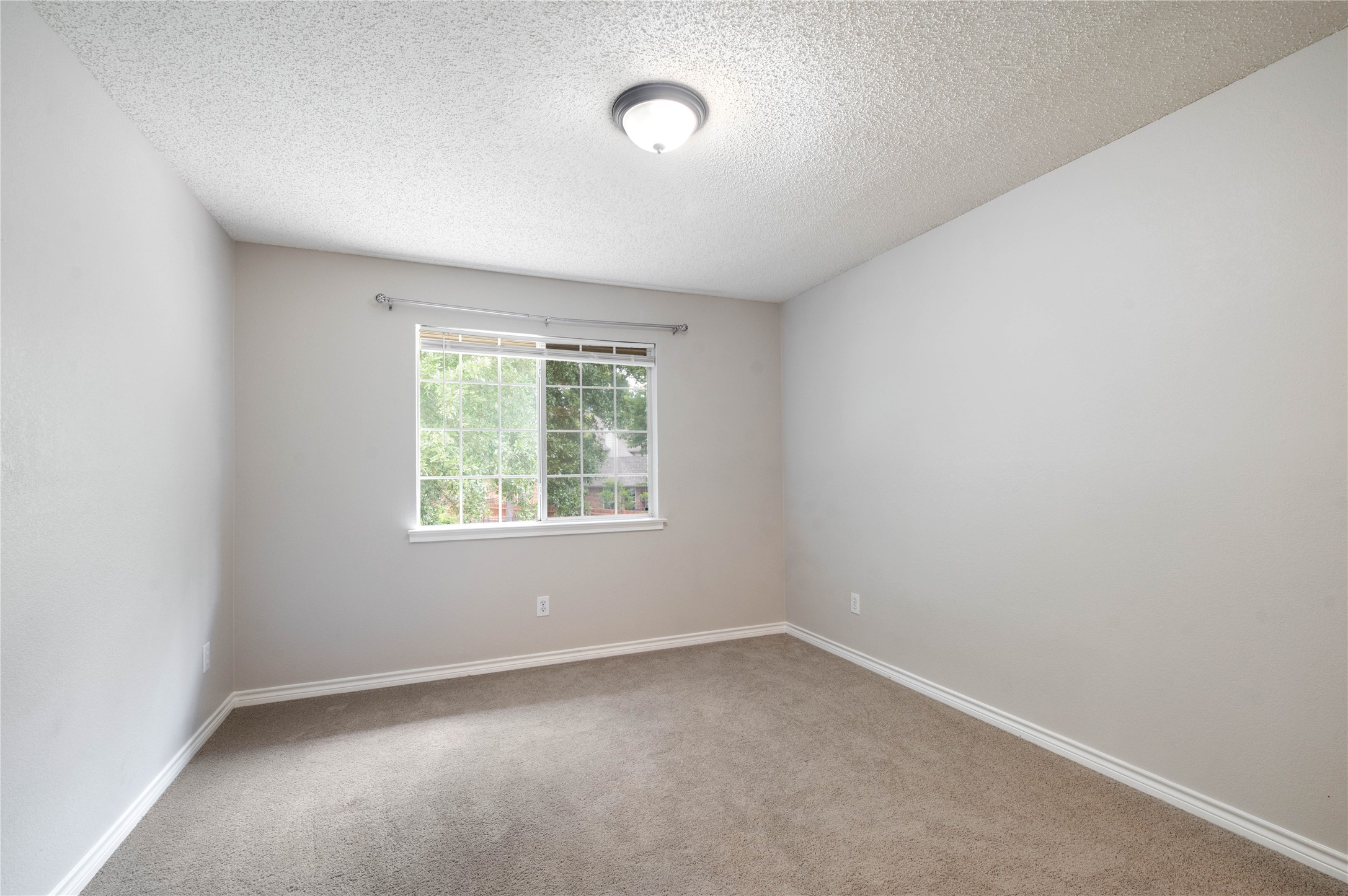 6114 Pinwood Cr