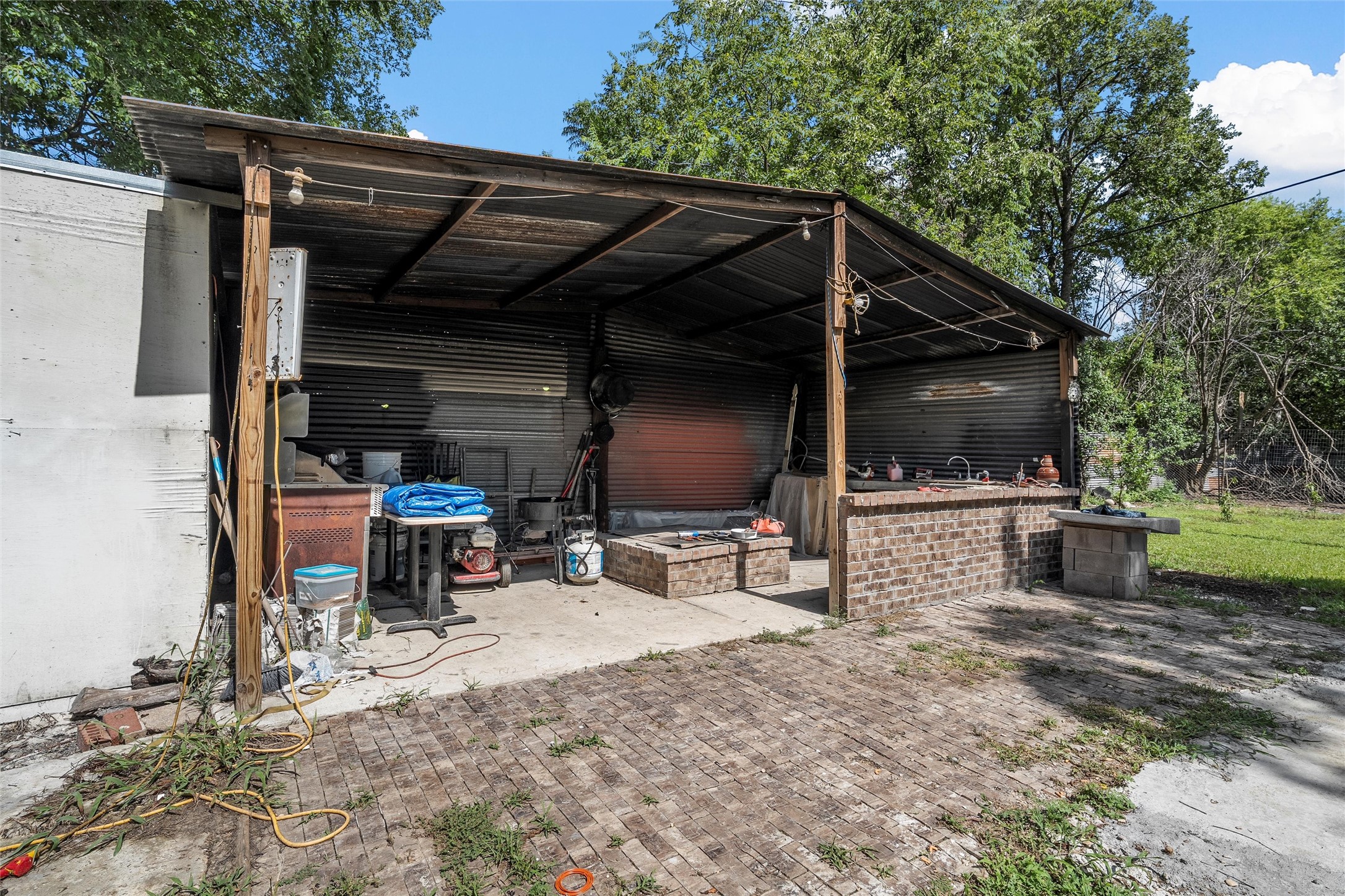 812 E Walnut Street