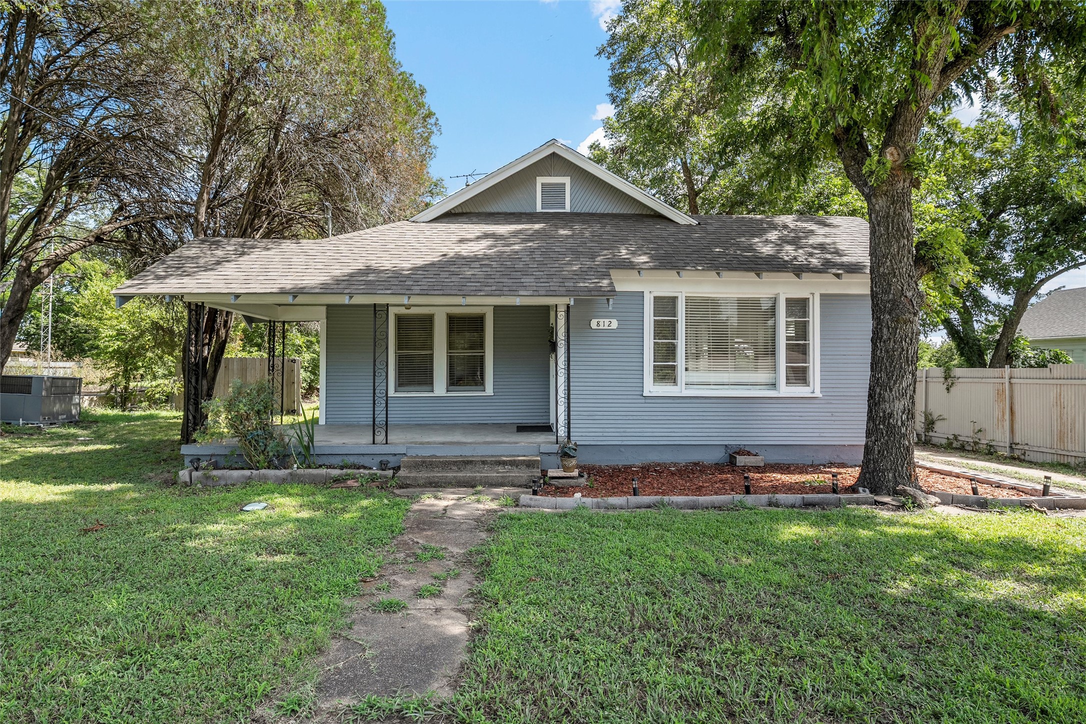 812 E Walnut Street