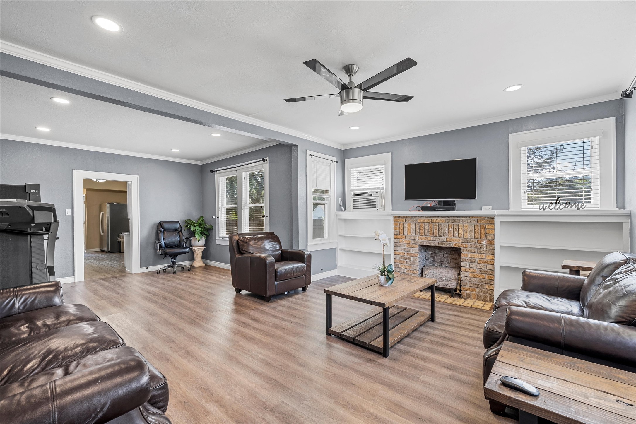 812 E Walnut Street